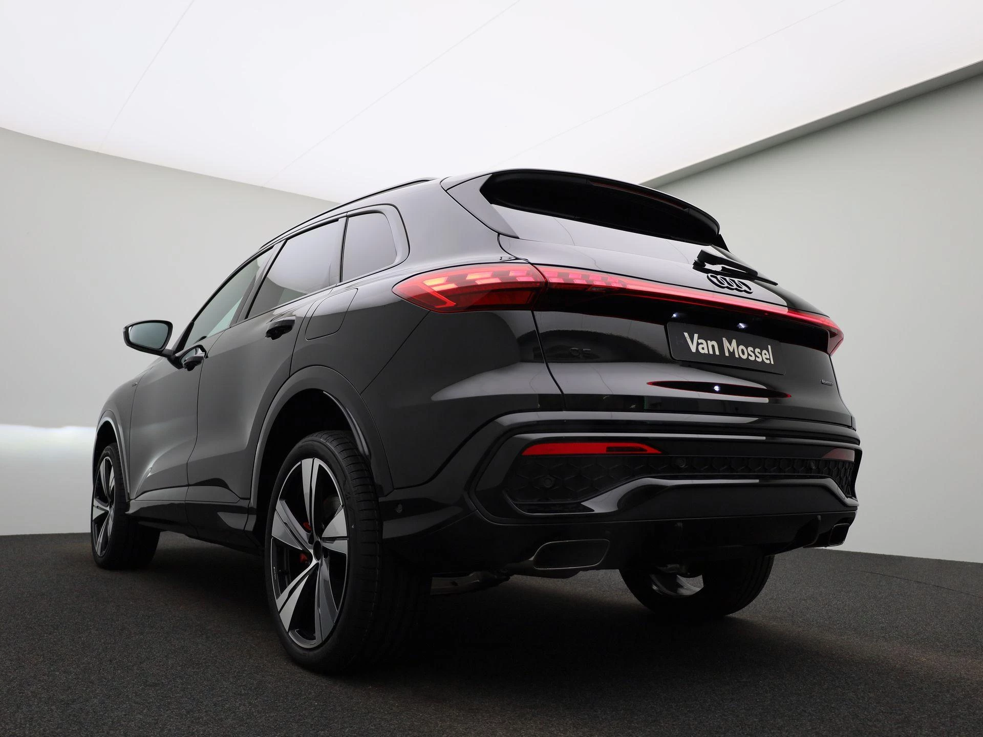 Audi Q5 2.0 TFSI e-hybrid quattro S edition Competition