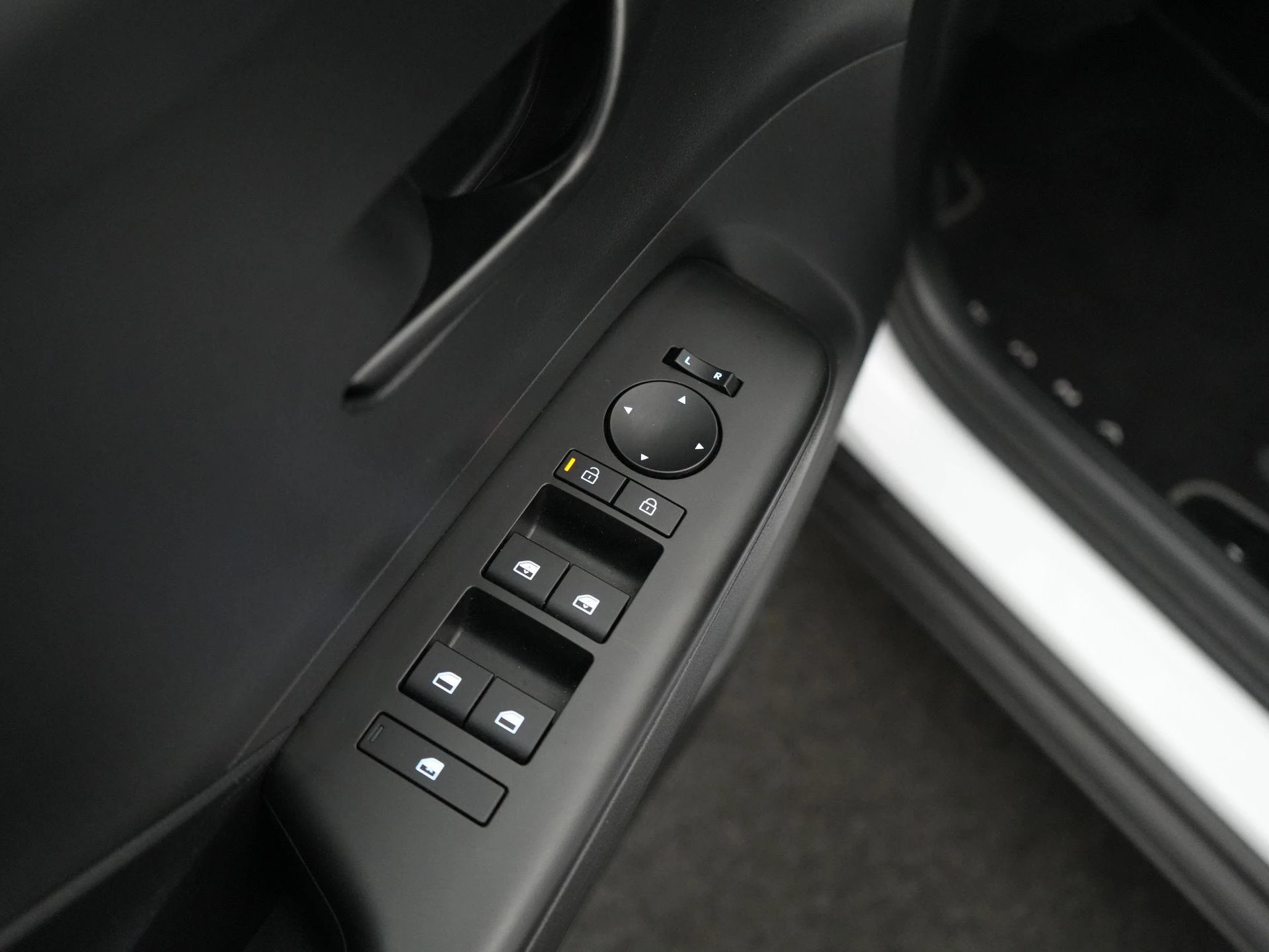 Hyundai-Kona-image-34