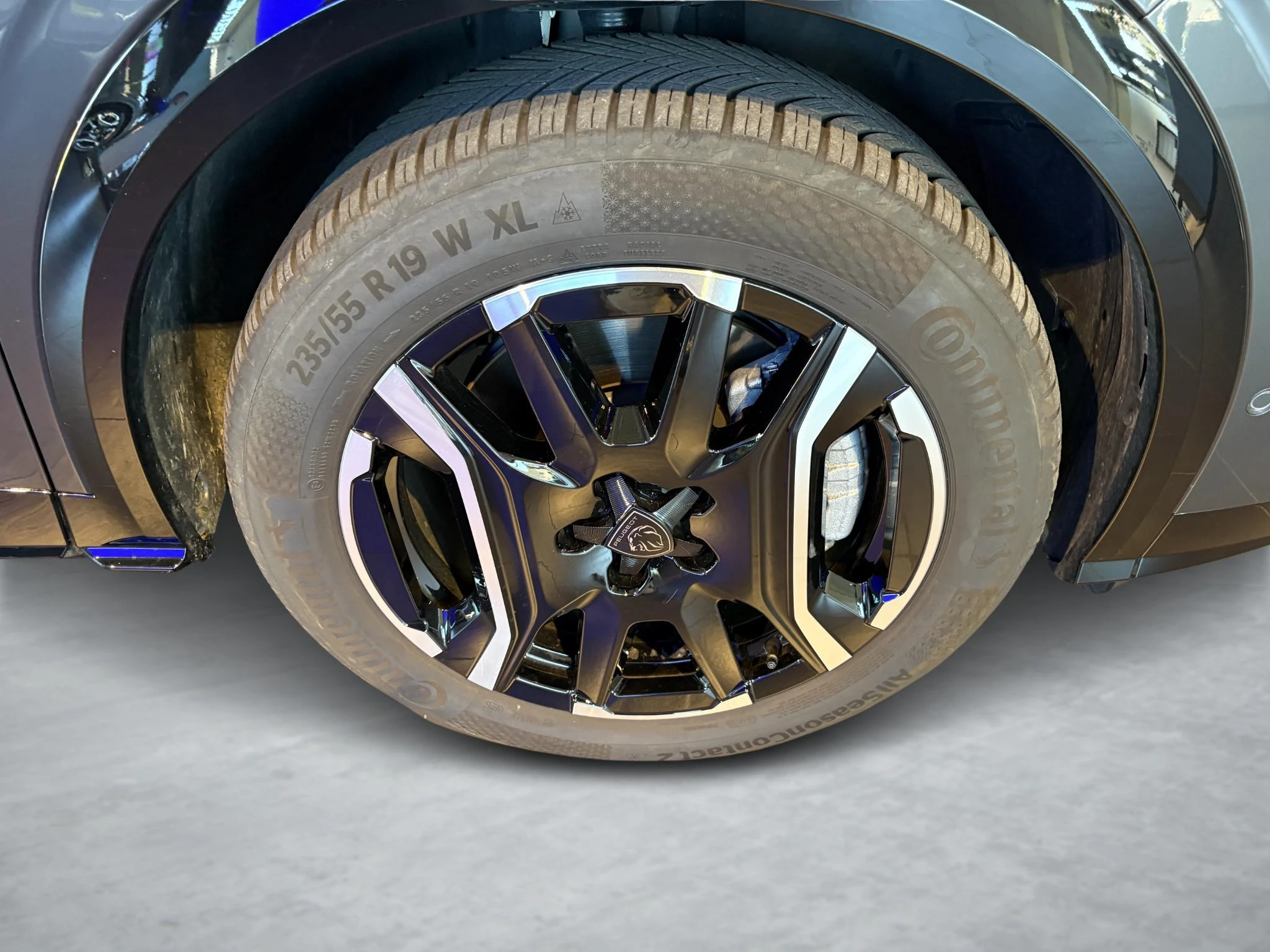 Peugeot-e-5008-image-11