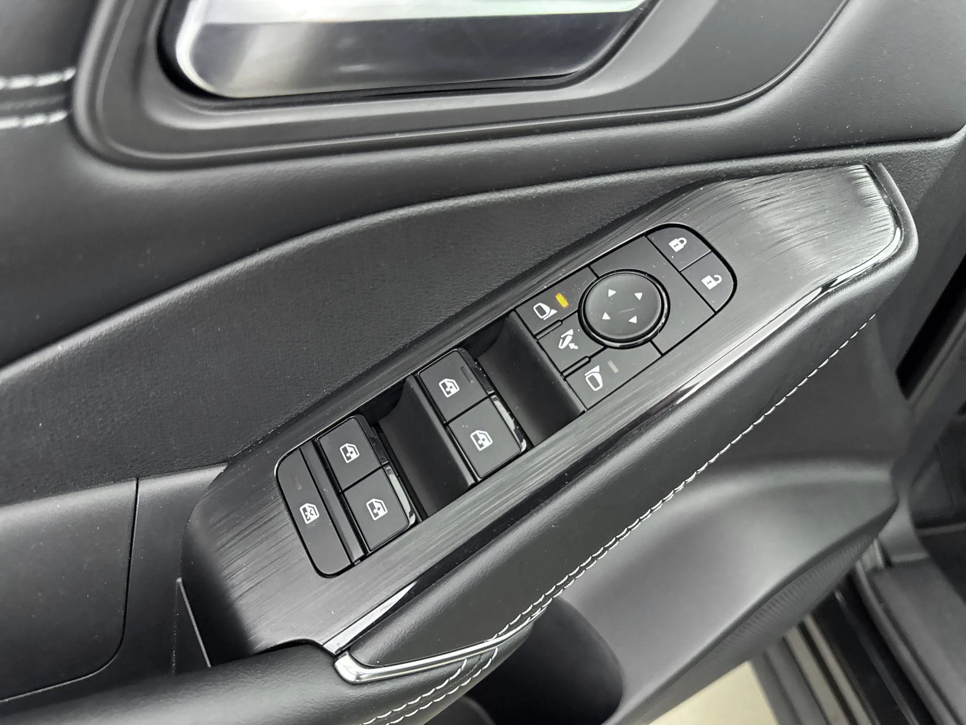 Nissan-QASHQAI-image-9