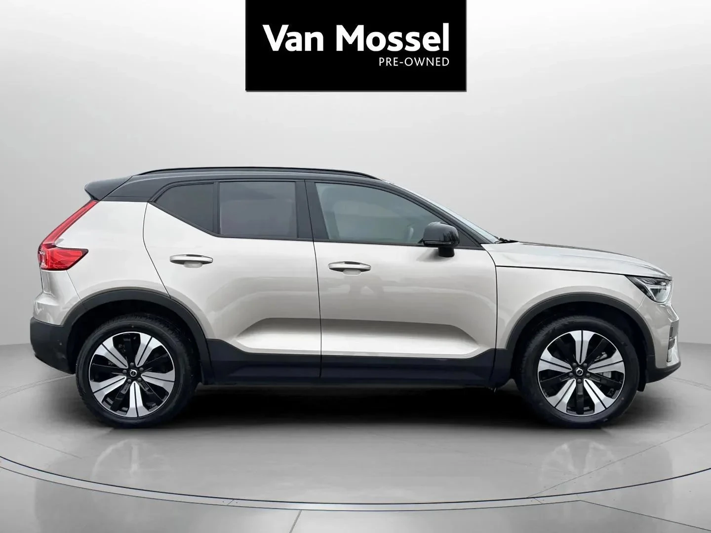 Volvo-XC40-image-3