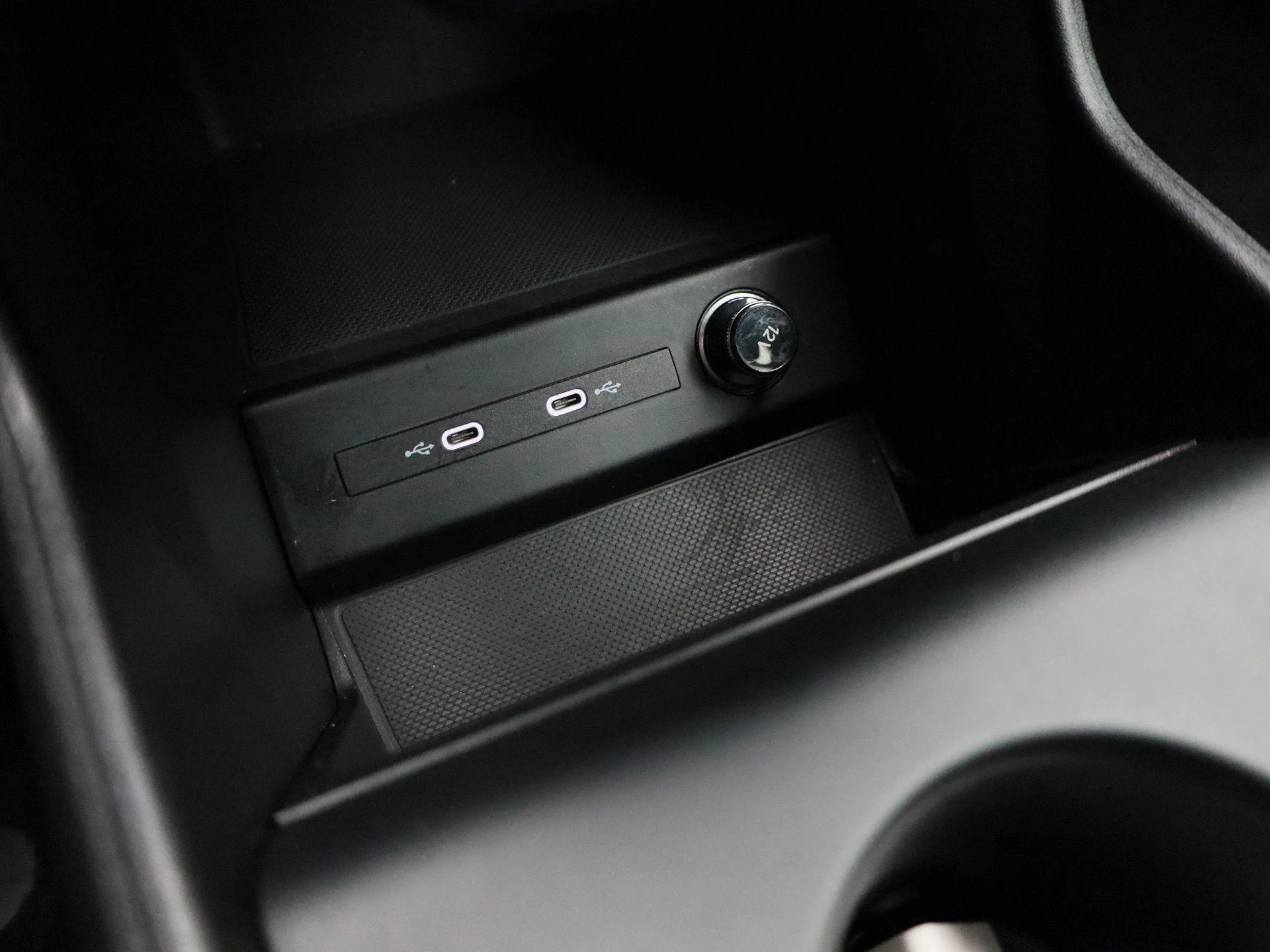 Audi-Q4 e-tron-image-27