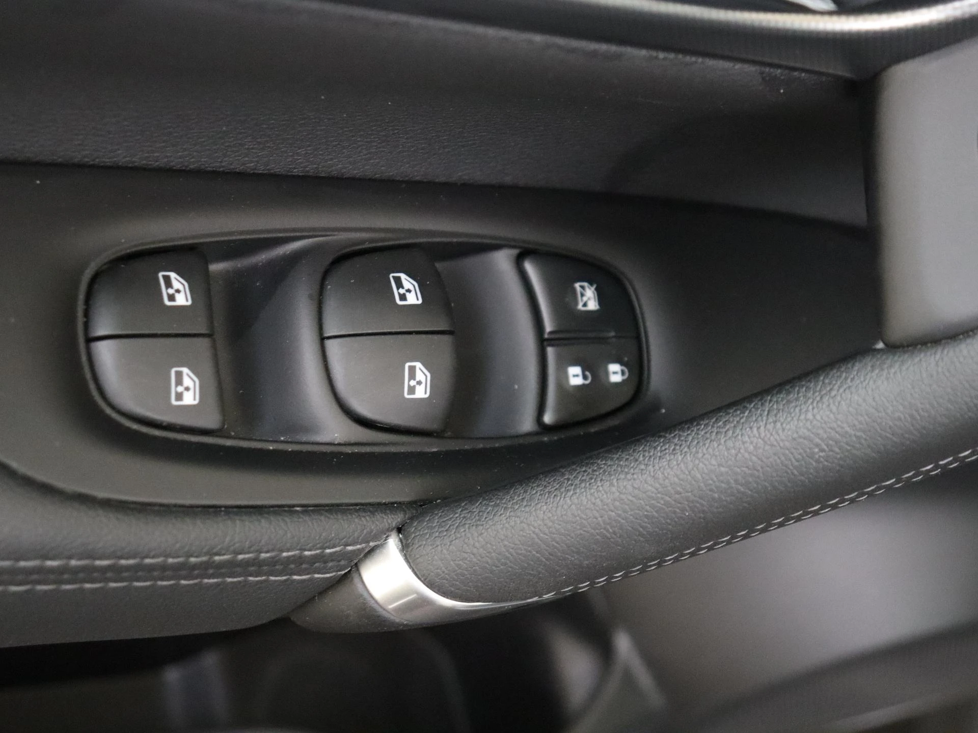 Nissan-QASHQAI-image-24