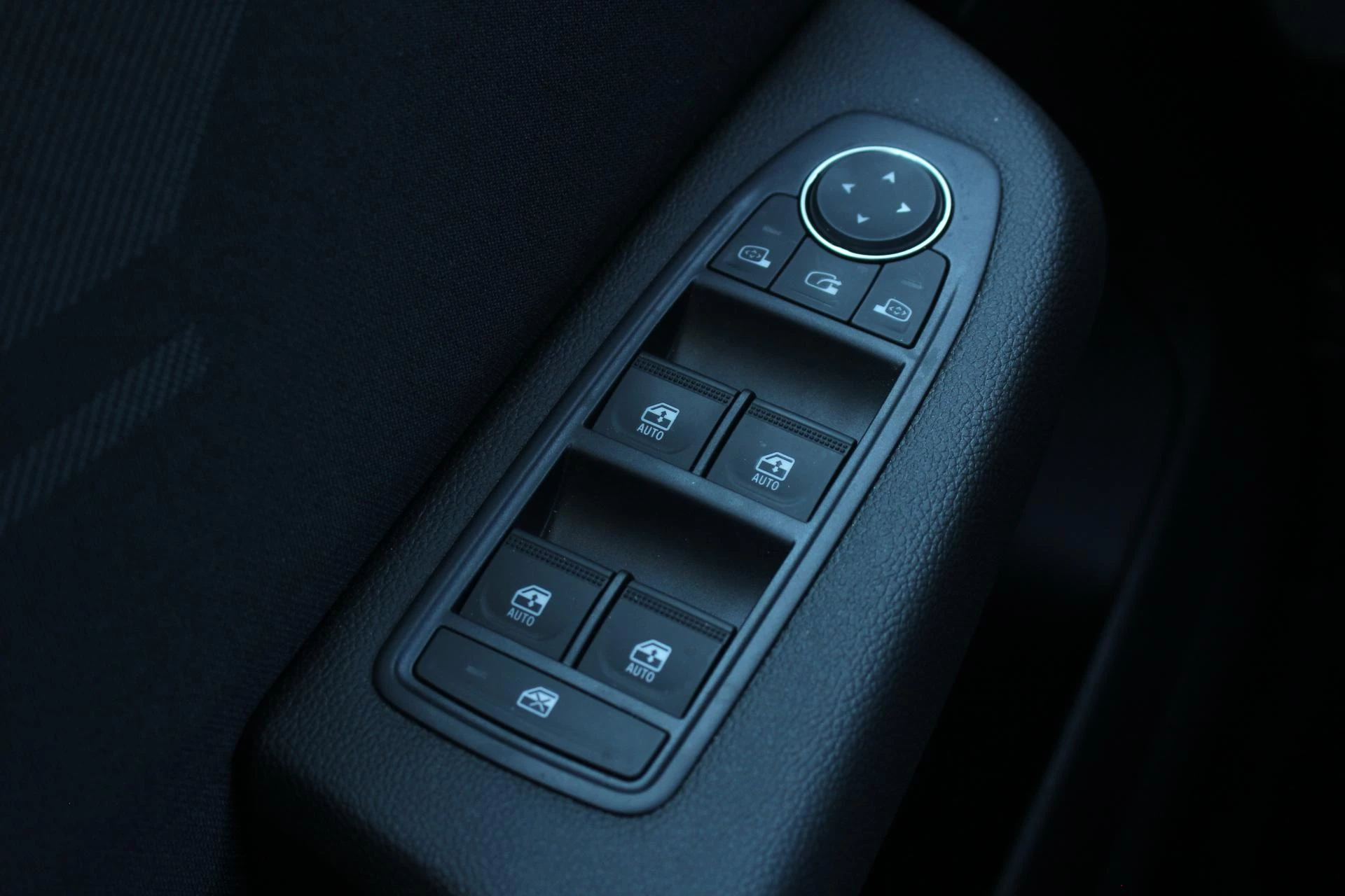 Renault-Clio-image-18