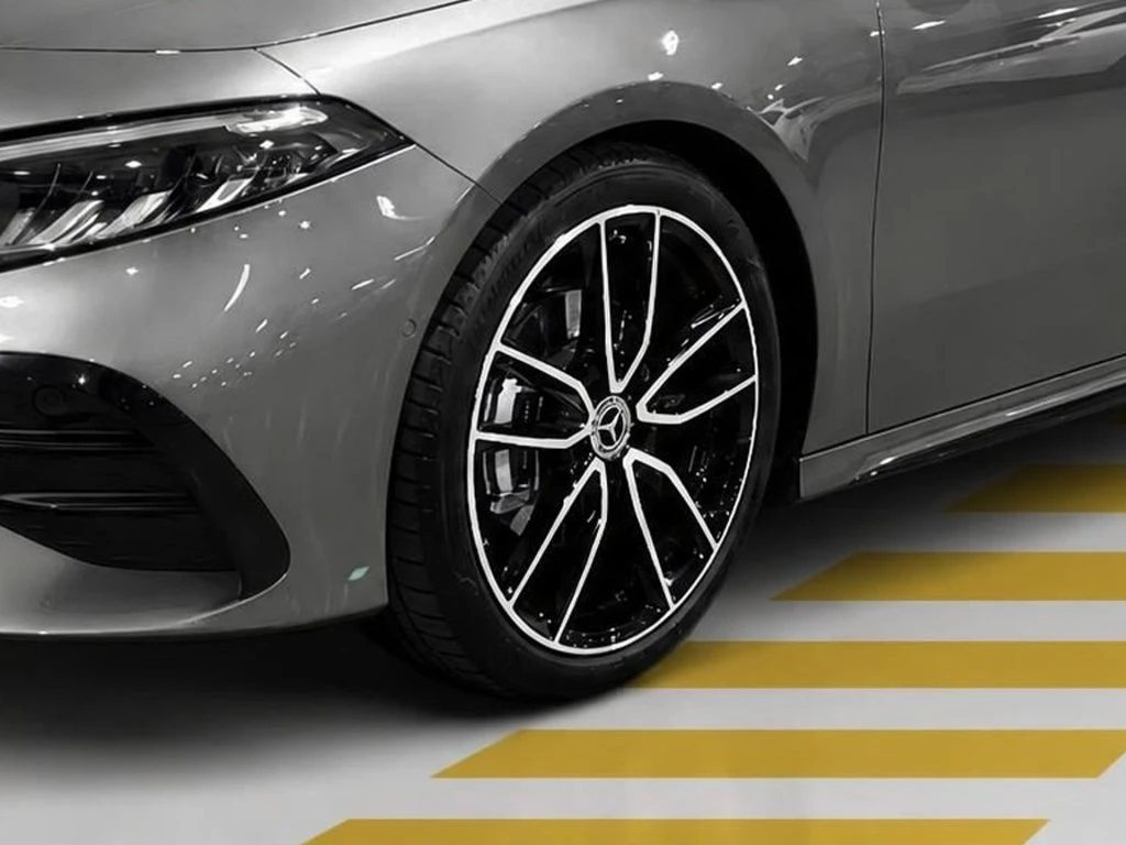Mercedes-Benz-A-Klasse 200-image-5