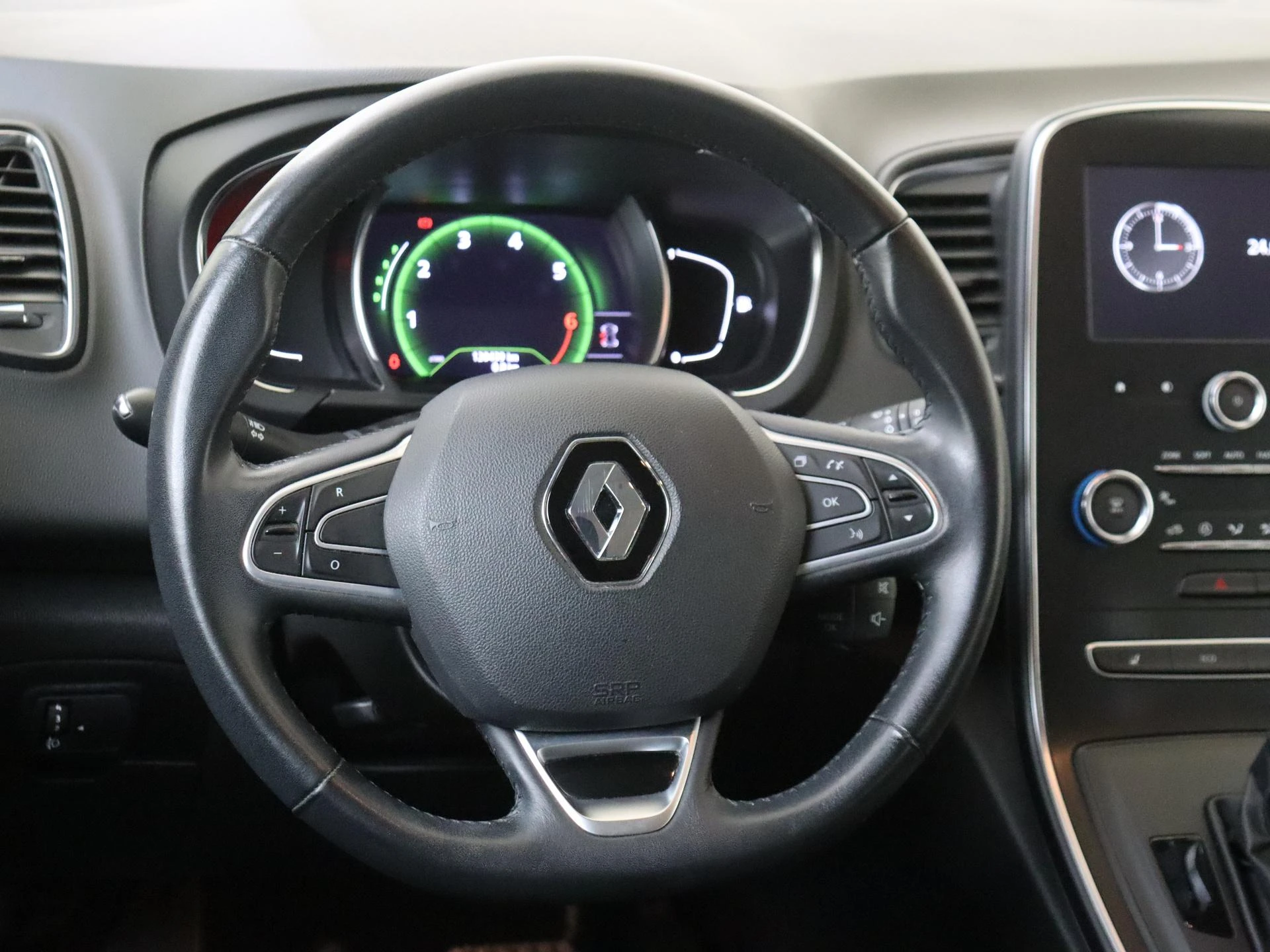 Renault-Grand Scénic-image-9