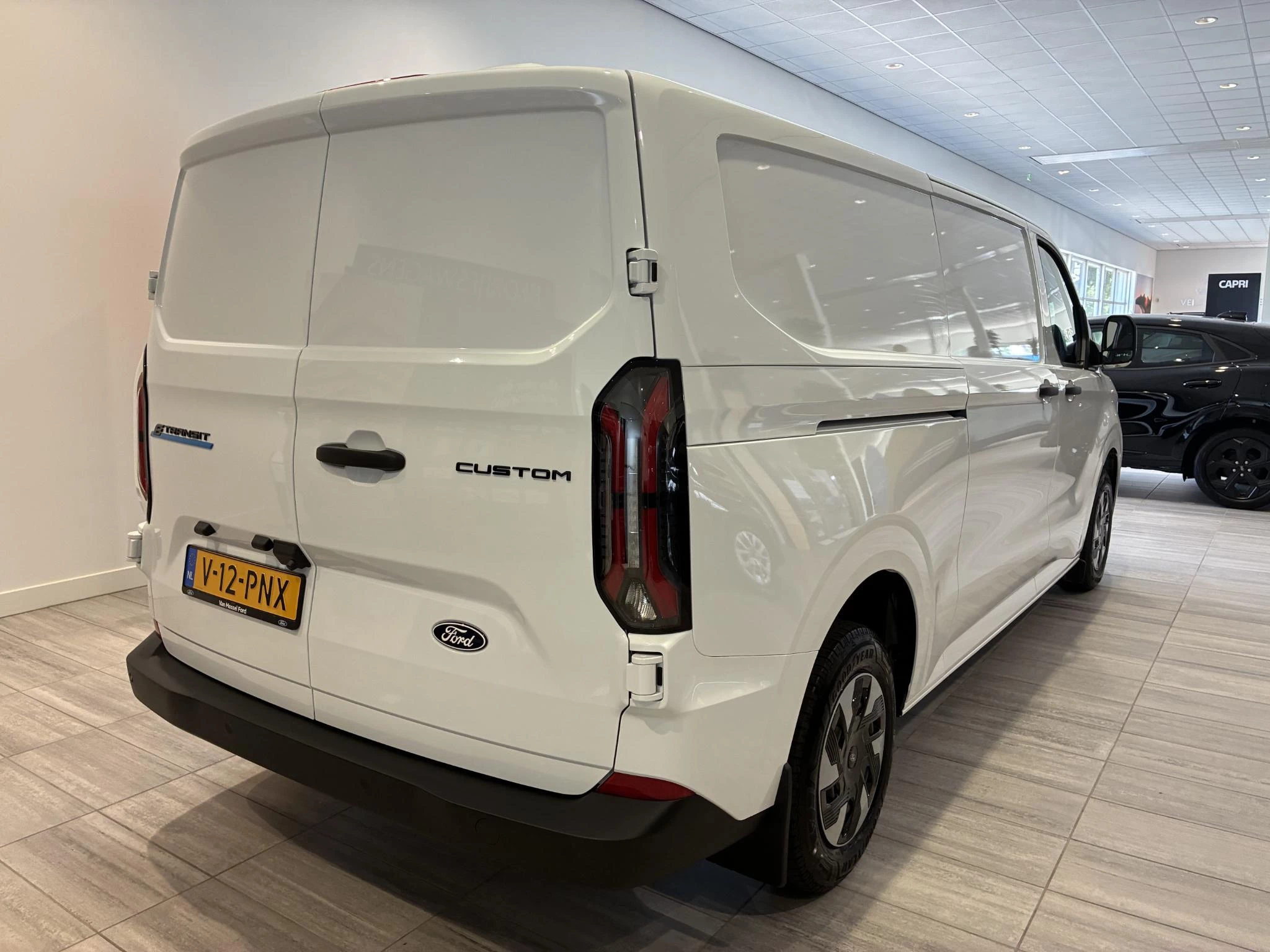 Ford E-Transit Cust. 340 L2H1 Trend 71 kWh