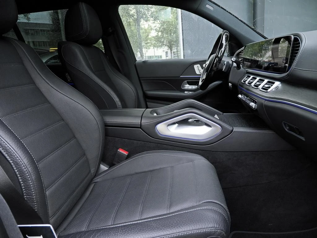 Mercedes-Benz-GLS 450 d-image-12