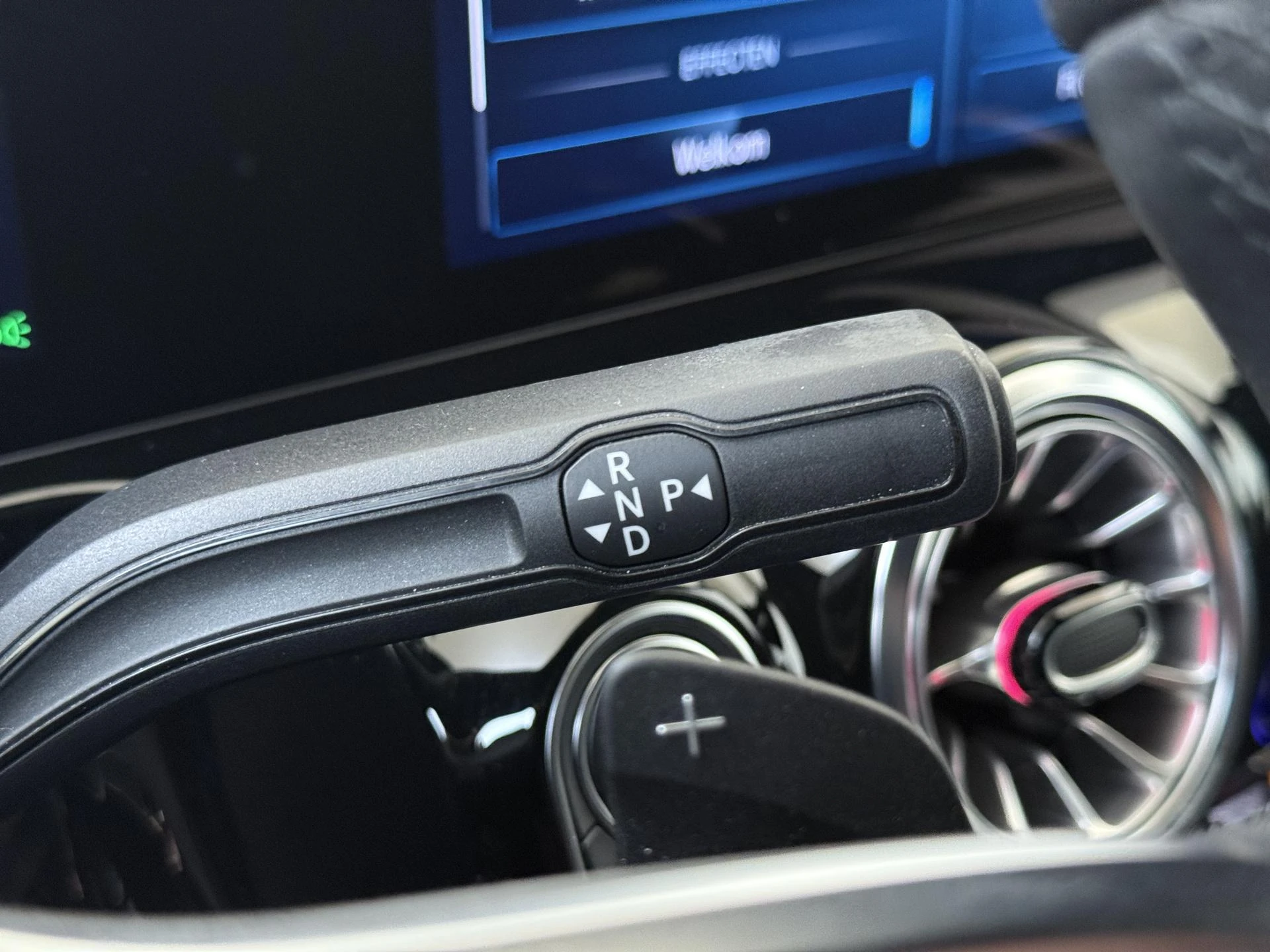 Mercedes-Benz-EQA-image-13