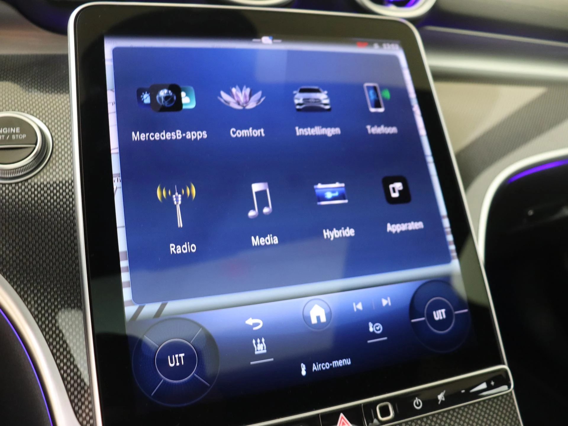 Mercedes-Benz-C-Klasse-image-16