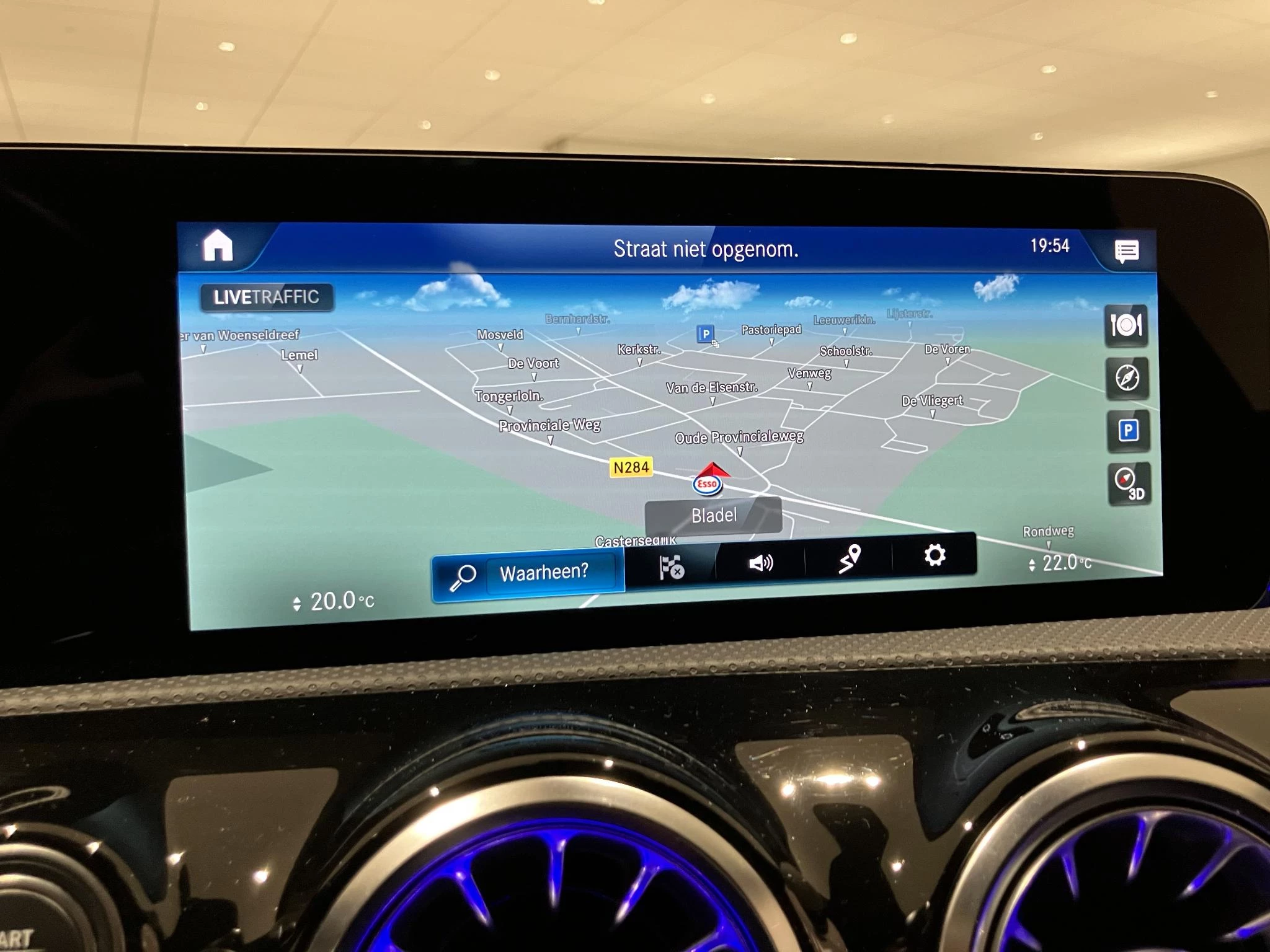 Mercedes-Benz-CLA-image-22