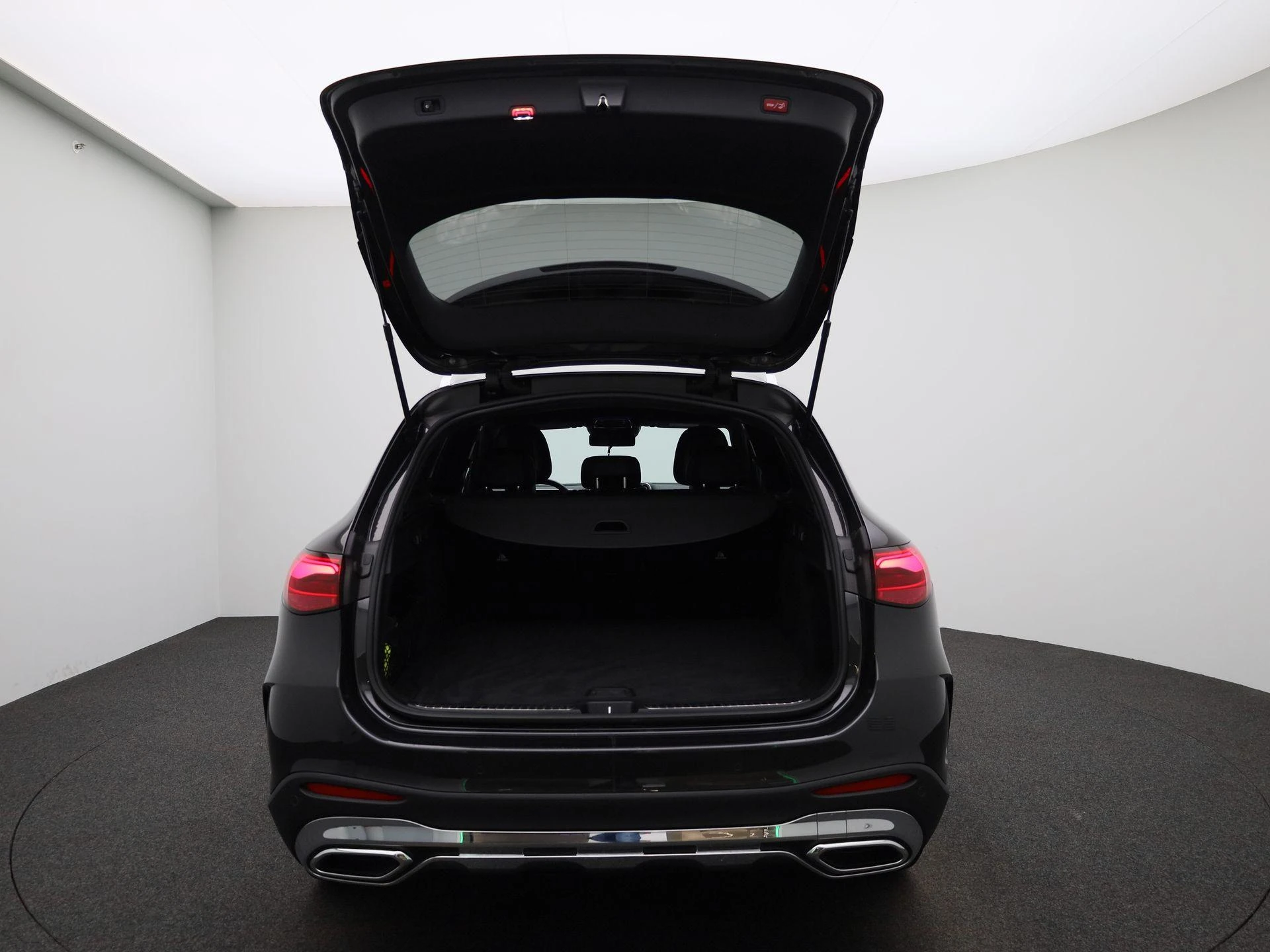 Mercedes-Benz-GLC-image-10