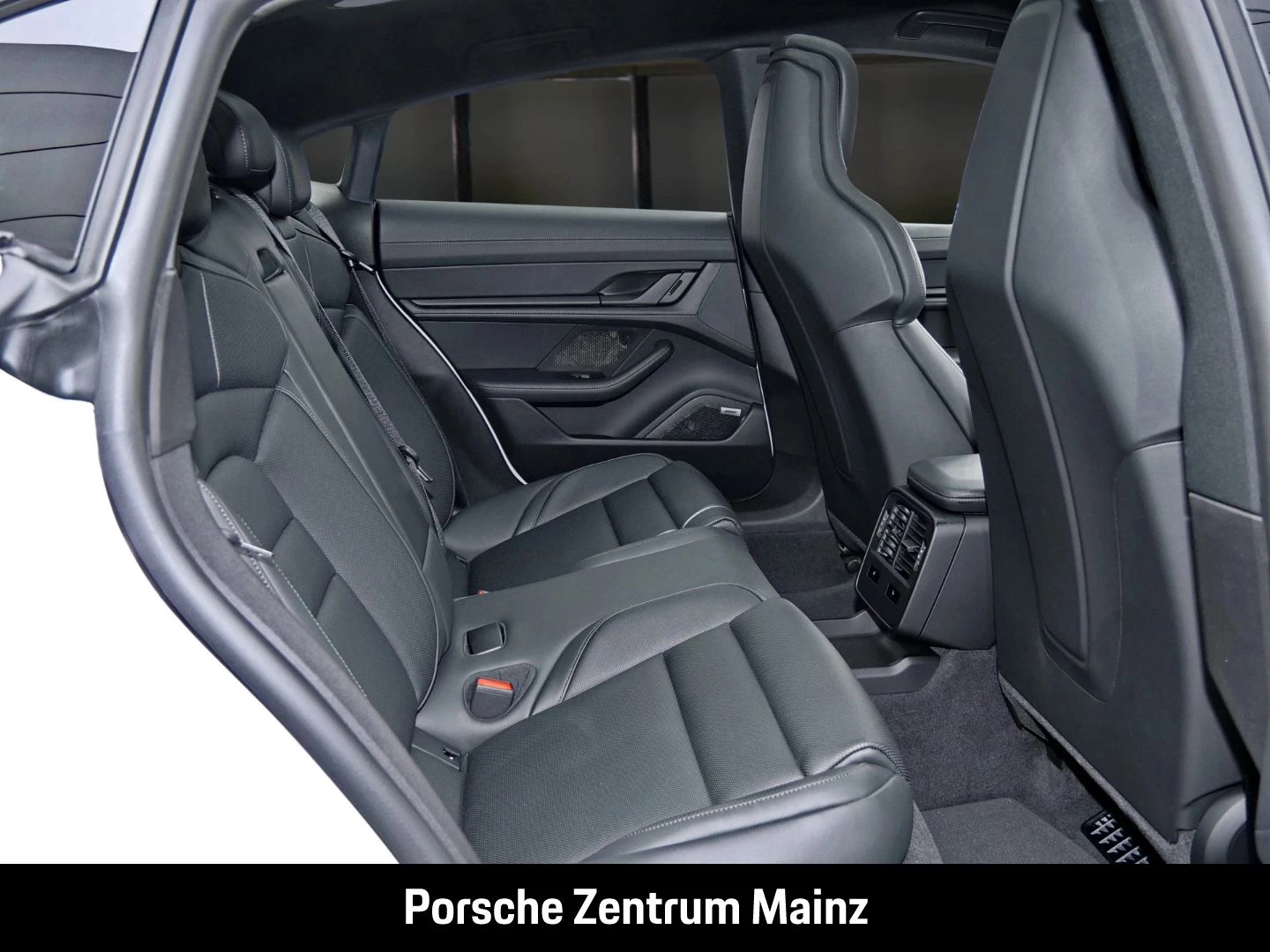 Porsche Taycan Black Edition NW ZUM HAUSPREIS black edition