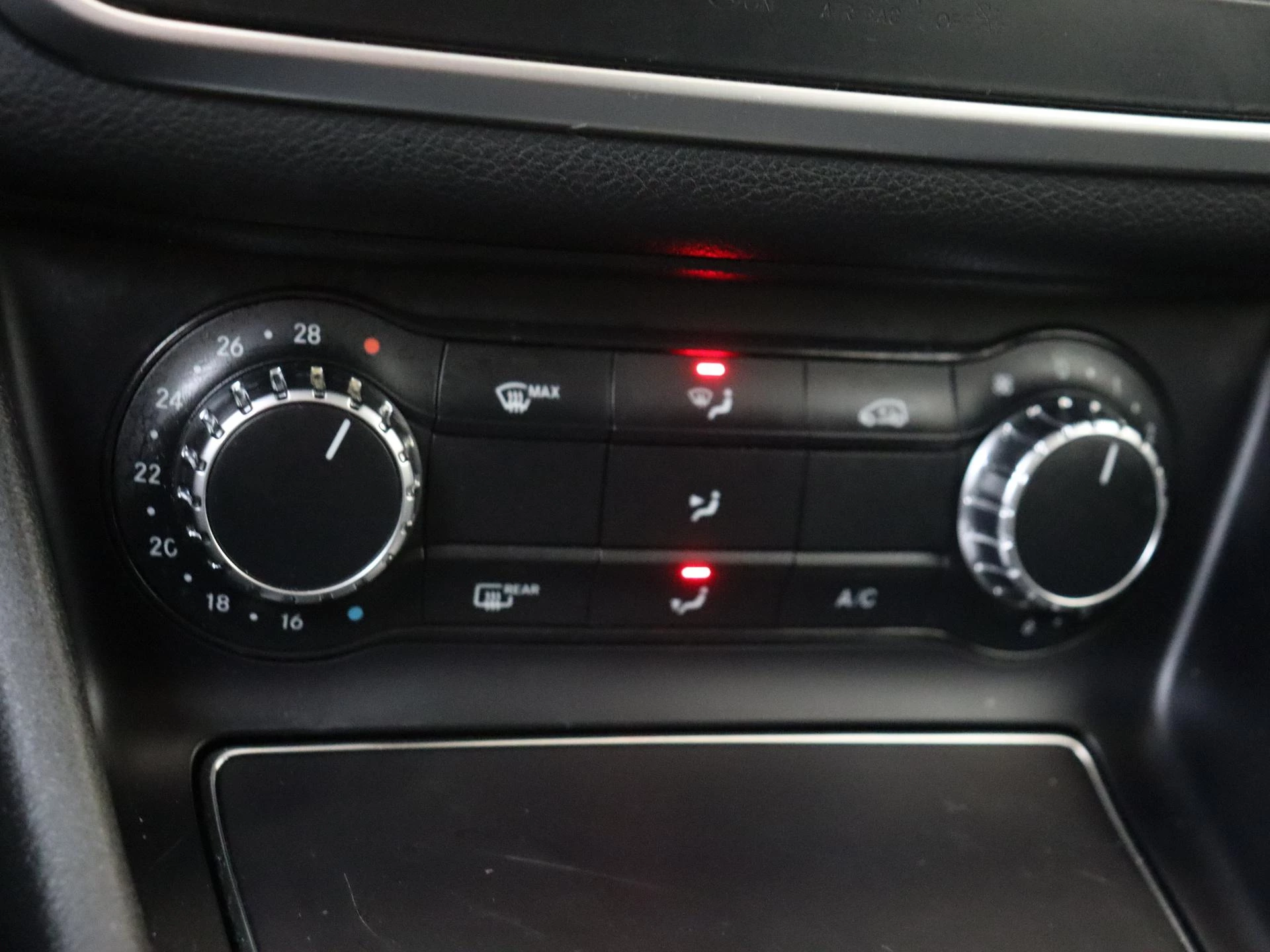 Mercedes-Benz-CLA-image-22