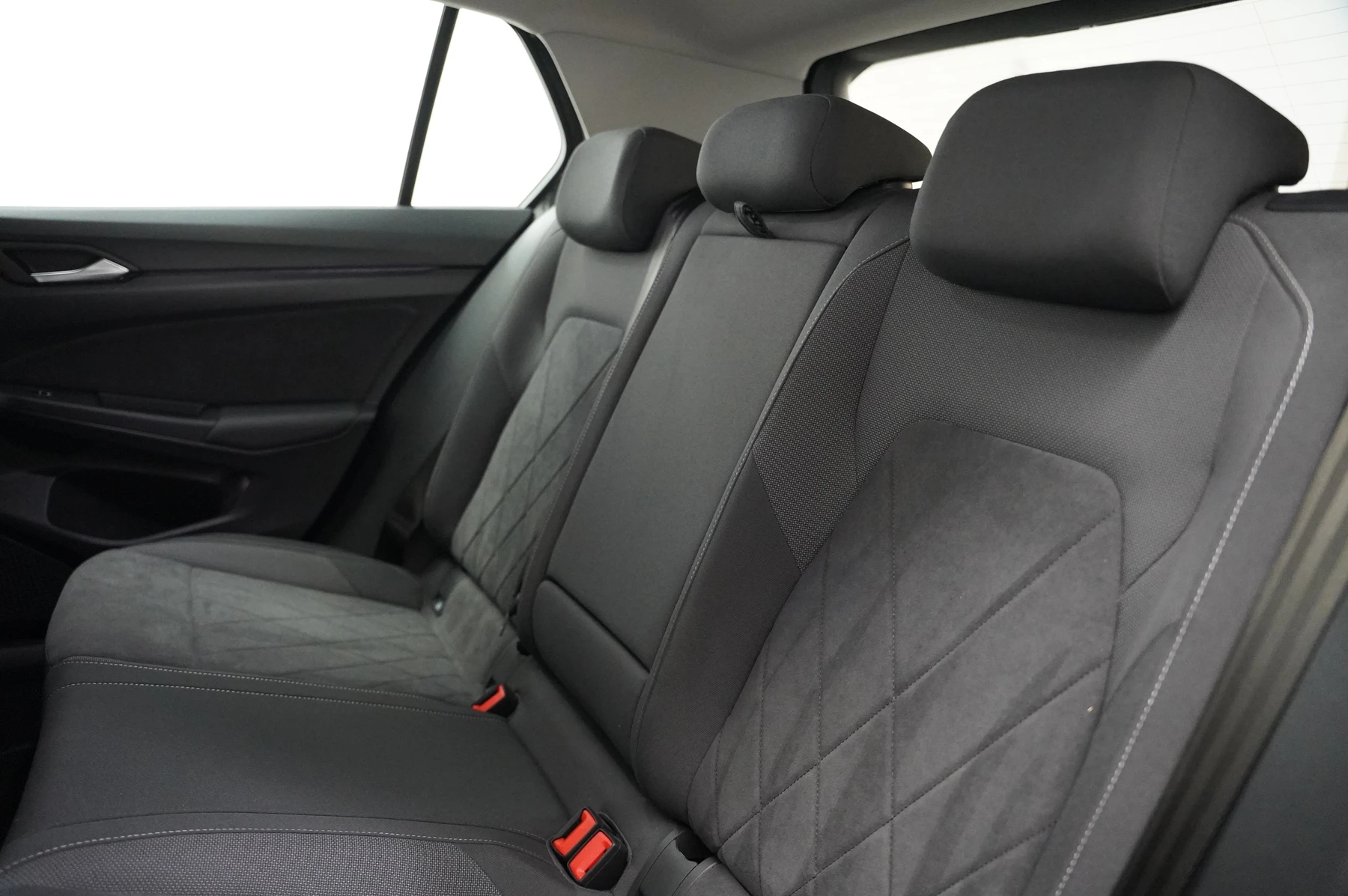 Volkswagen-Golf-image-30