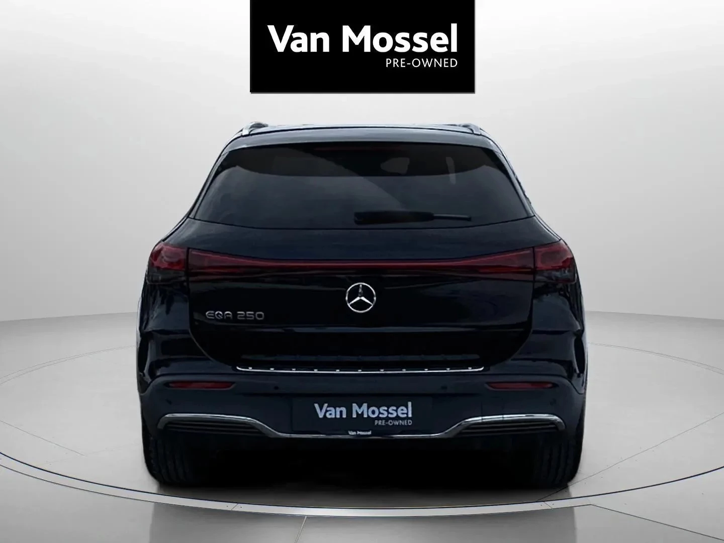 Mercedes-Benz-EQA-image-4