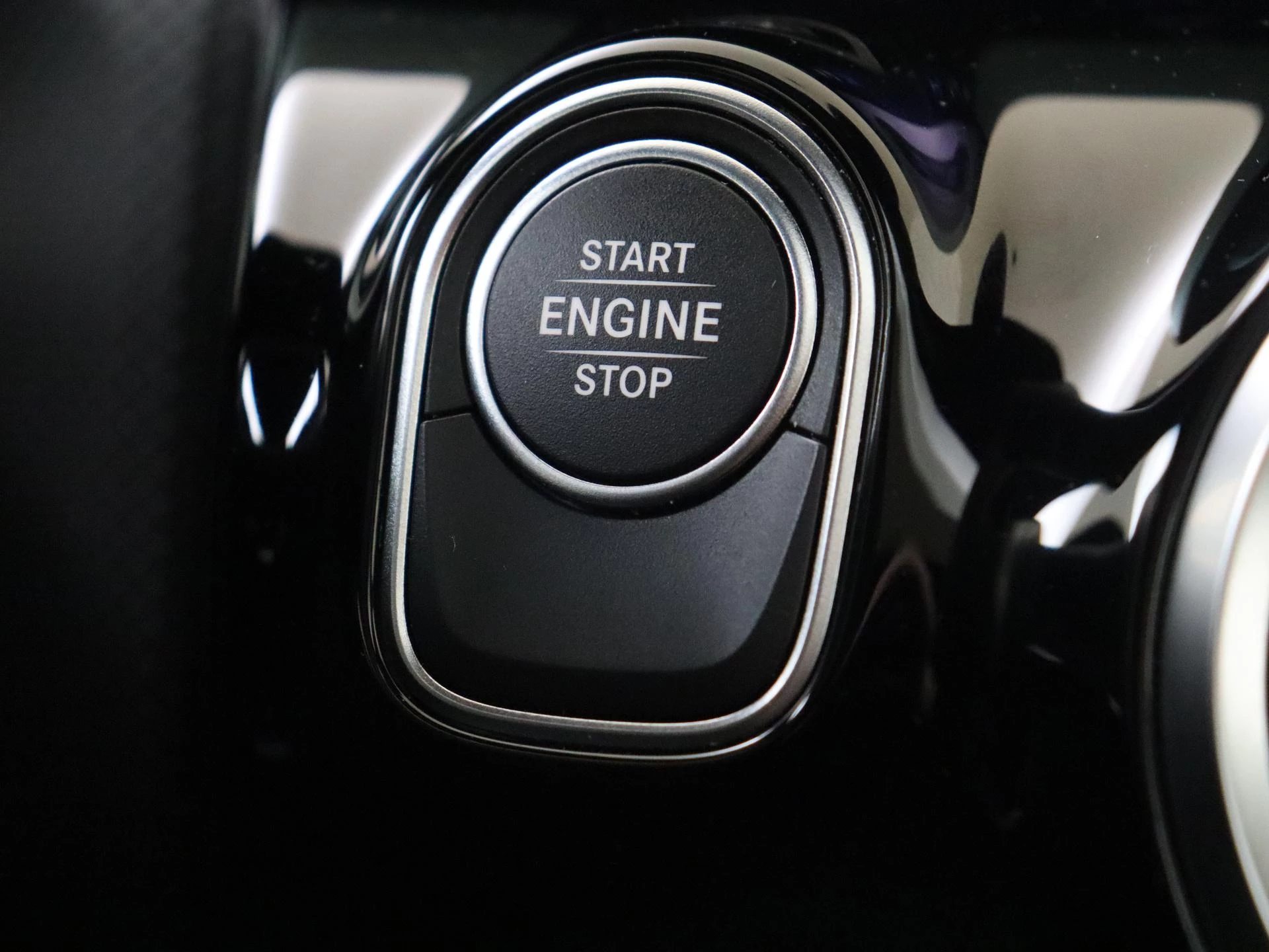 Mercedes-Benz-CLA-image-21