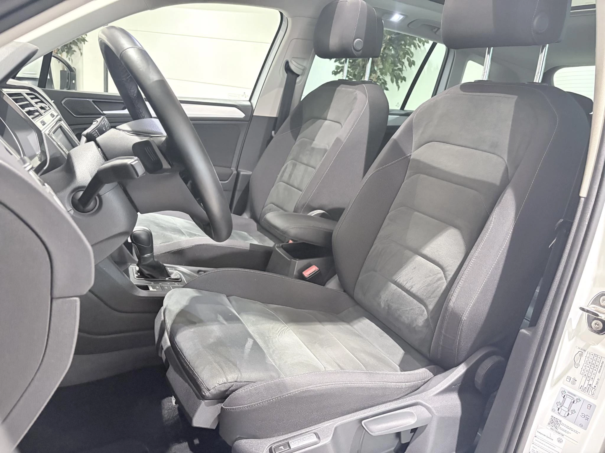 Volkswagen-Tiguan-image-11