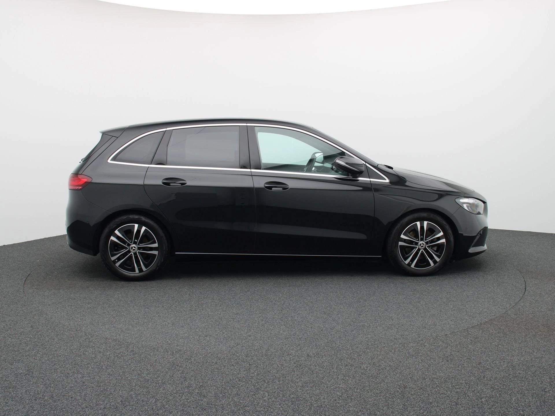 Mercedes-Benz B-Klasse 180 d Business Line + CARPLAY + LED + CAMERA +