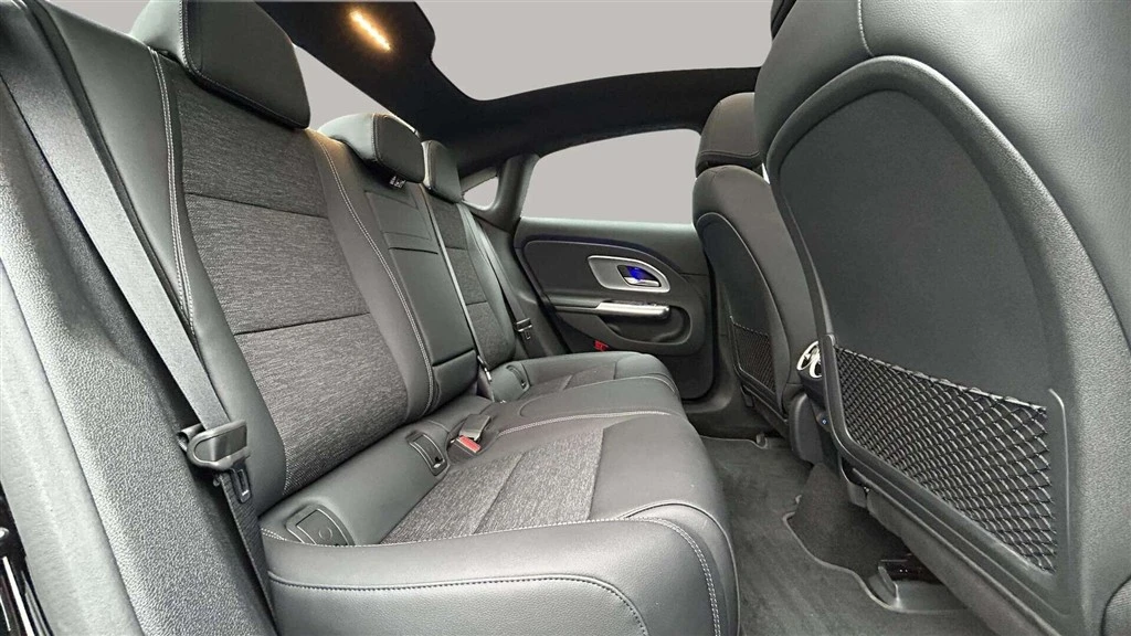 Mercedes-Benz-CLA-image-23