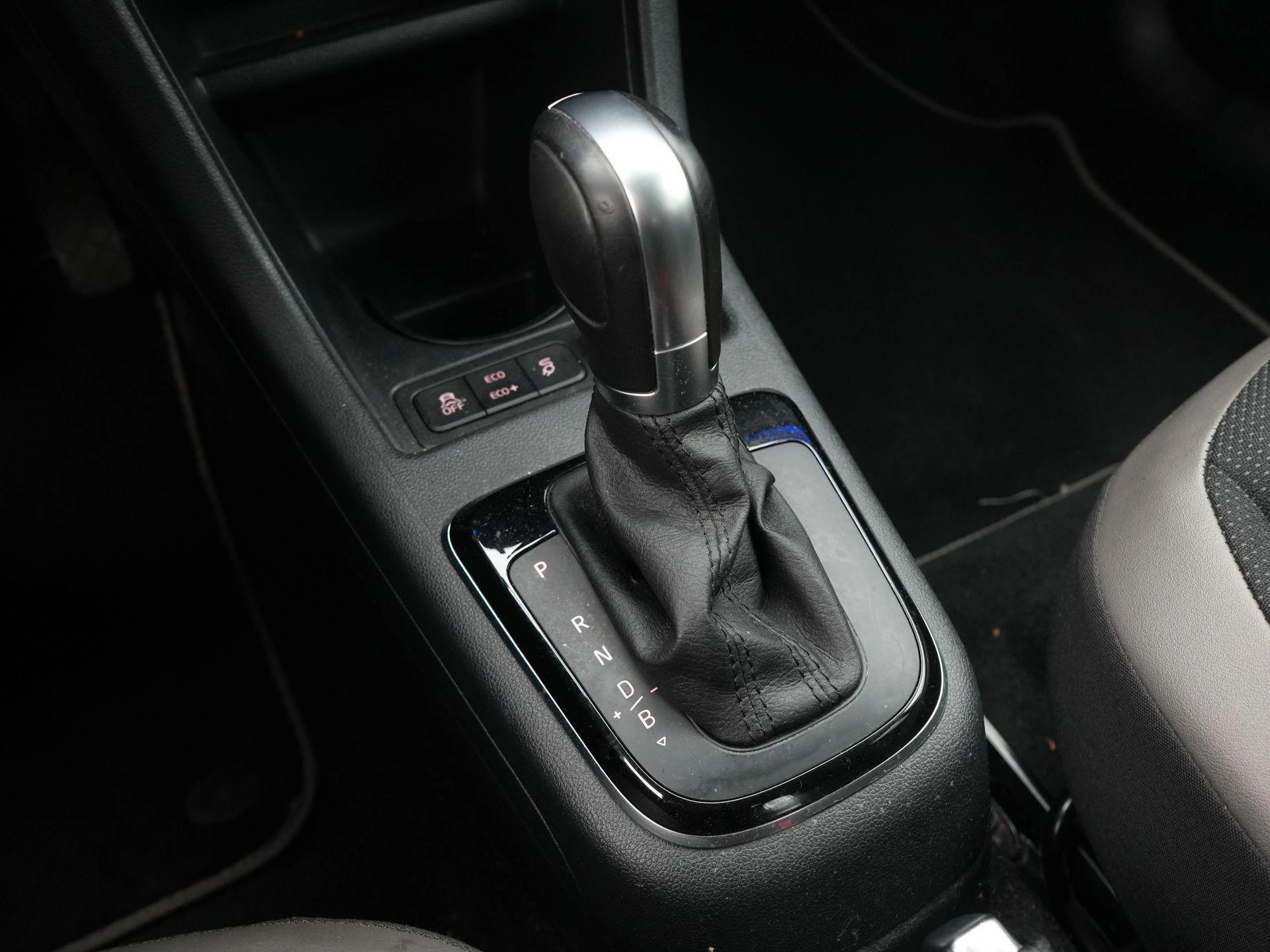 Volkswagen-e-up!-image-16