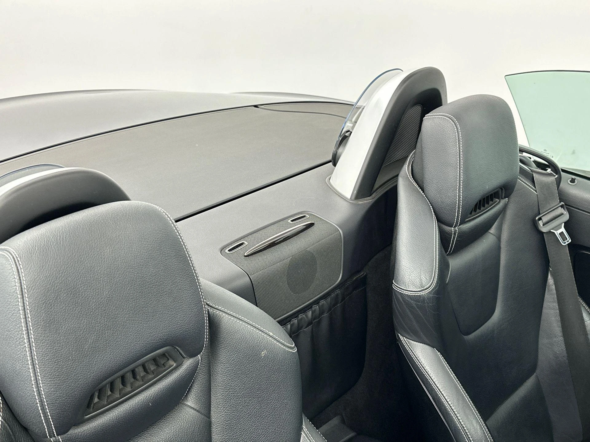 Mercedes-Benz-SLK-image-21