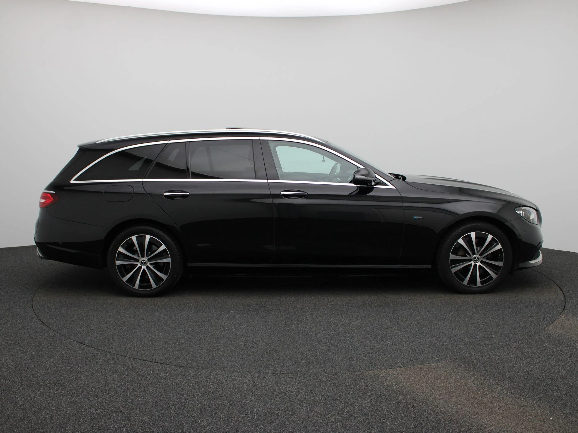 Mercedes-Benz-Classe E-image-5