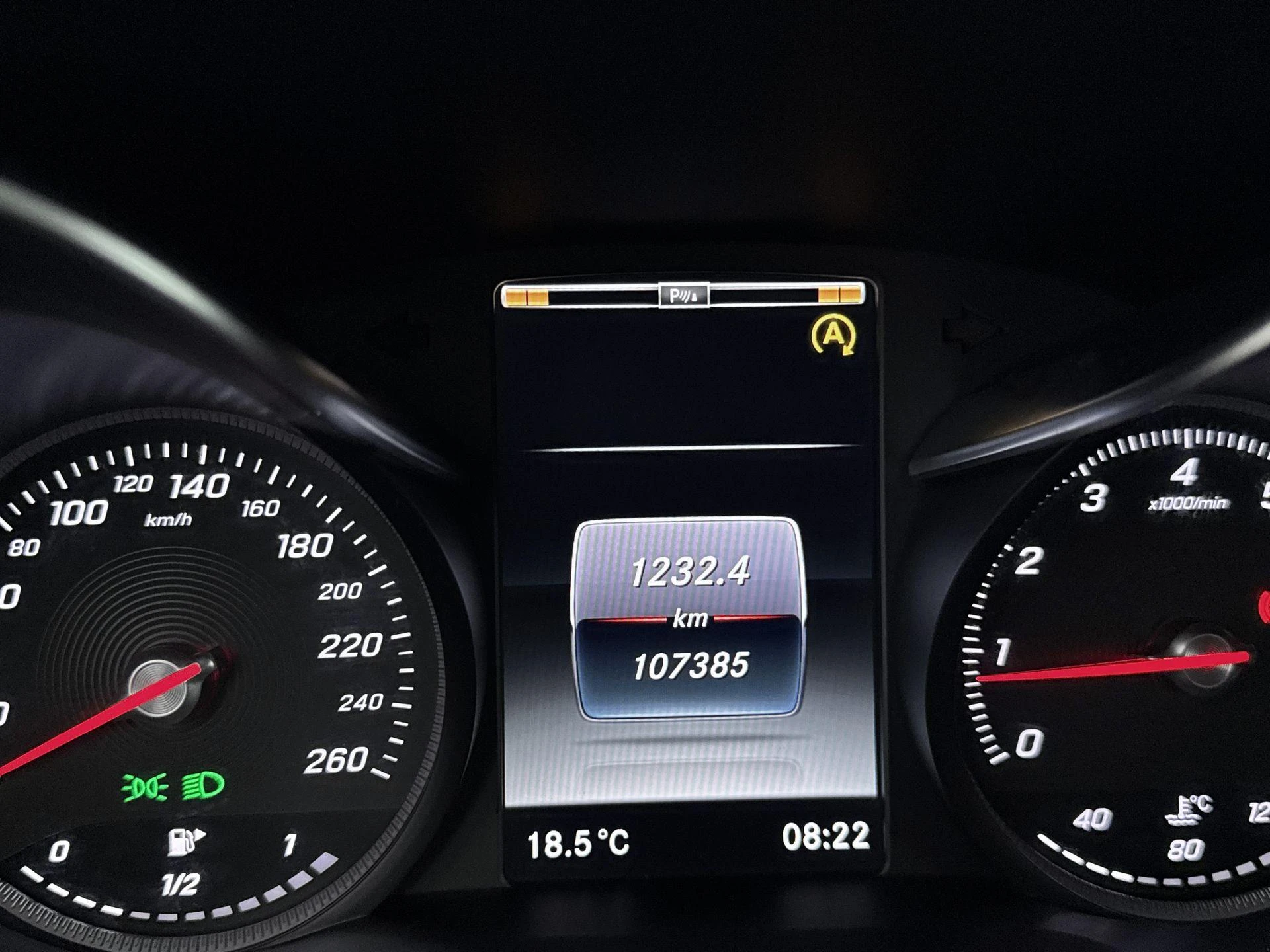 Mercedes-Benz-C-Klasse-image-11