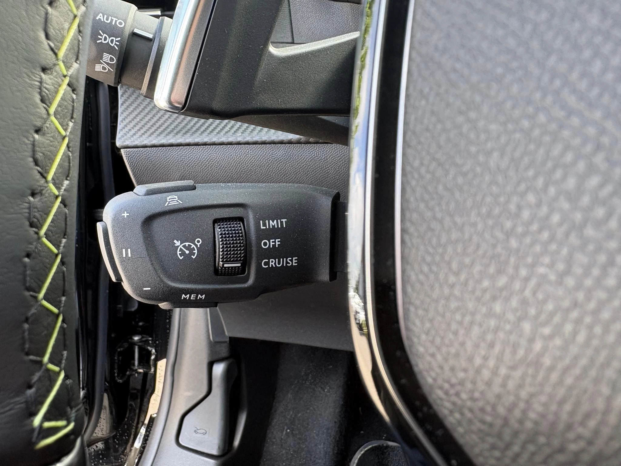 Peugeot-208-image-11