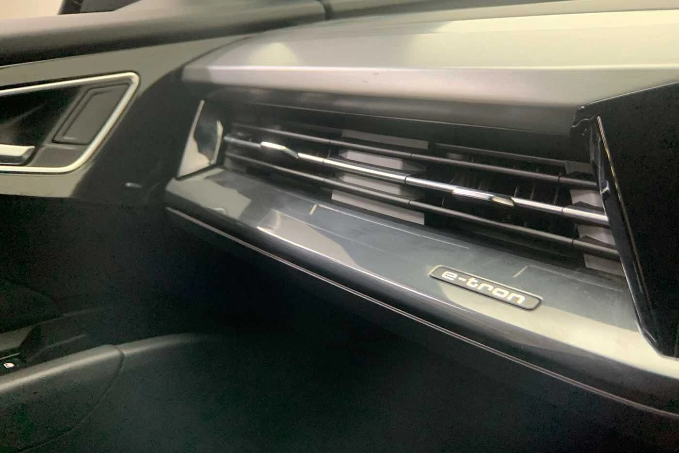 Audi-Q4 e-tron-image-19