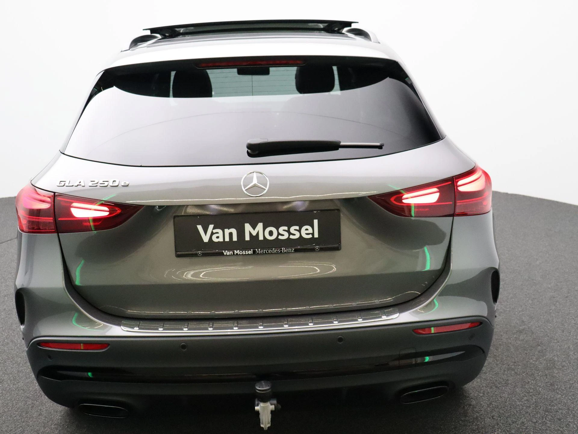 Mercedes-Benz-GLA-image-24