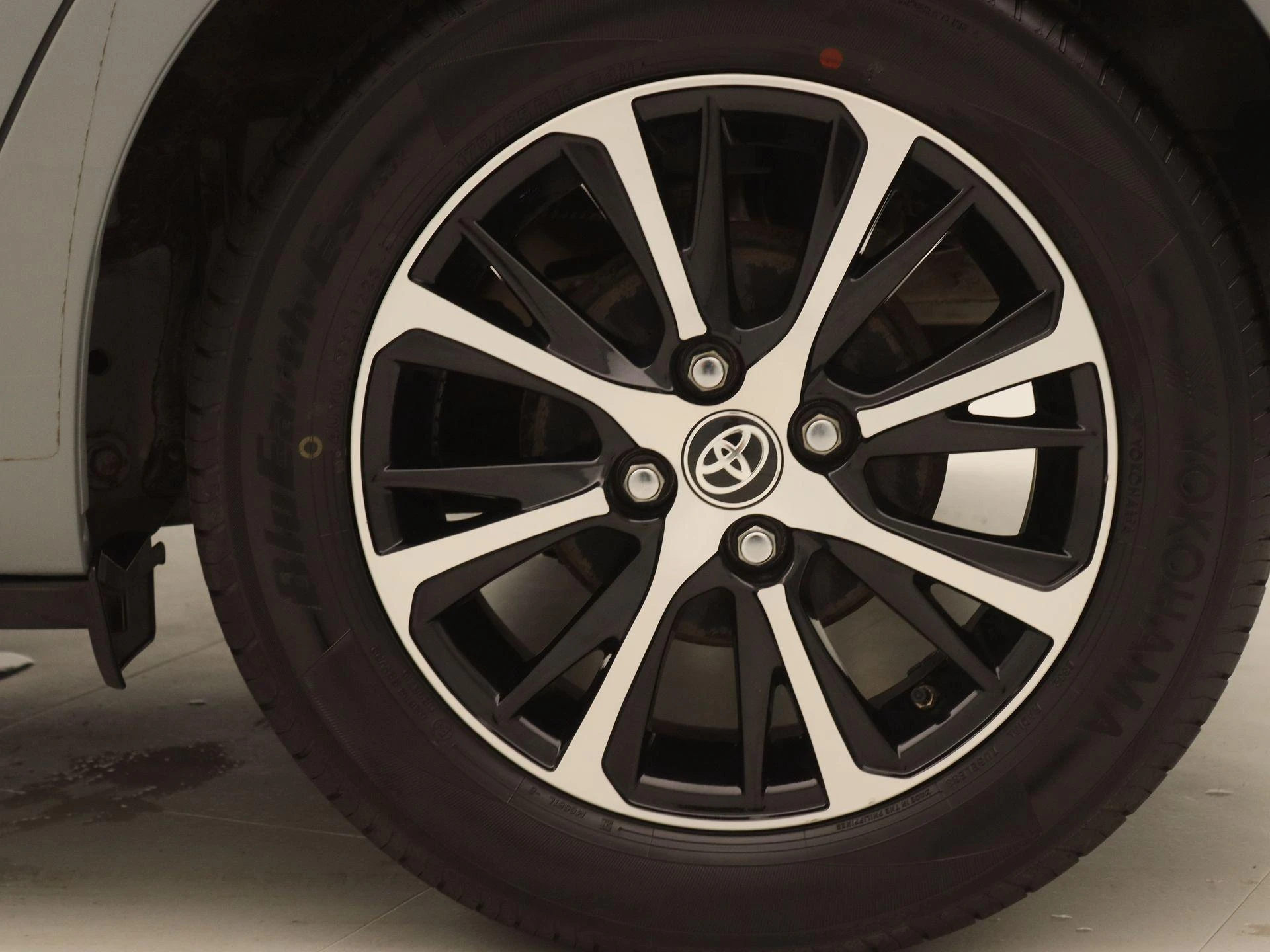 Toyota-Yaris-image-15
