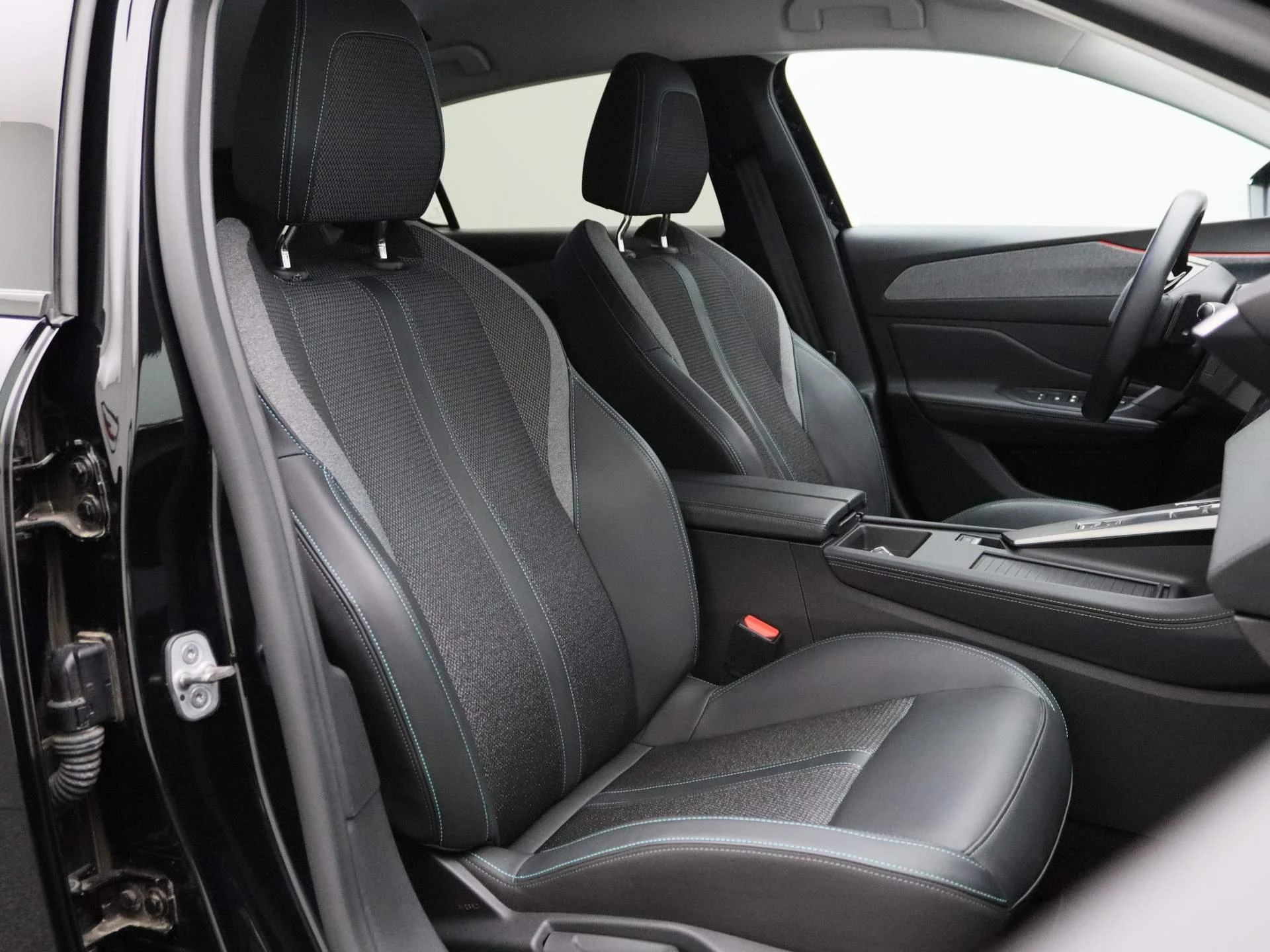 Peugeot-308-image-28