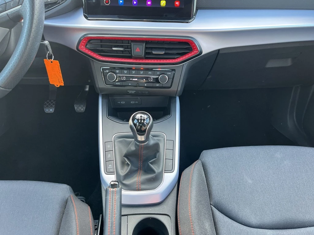 SEAT-Arona-image-8