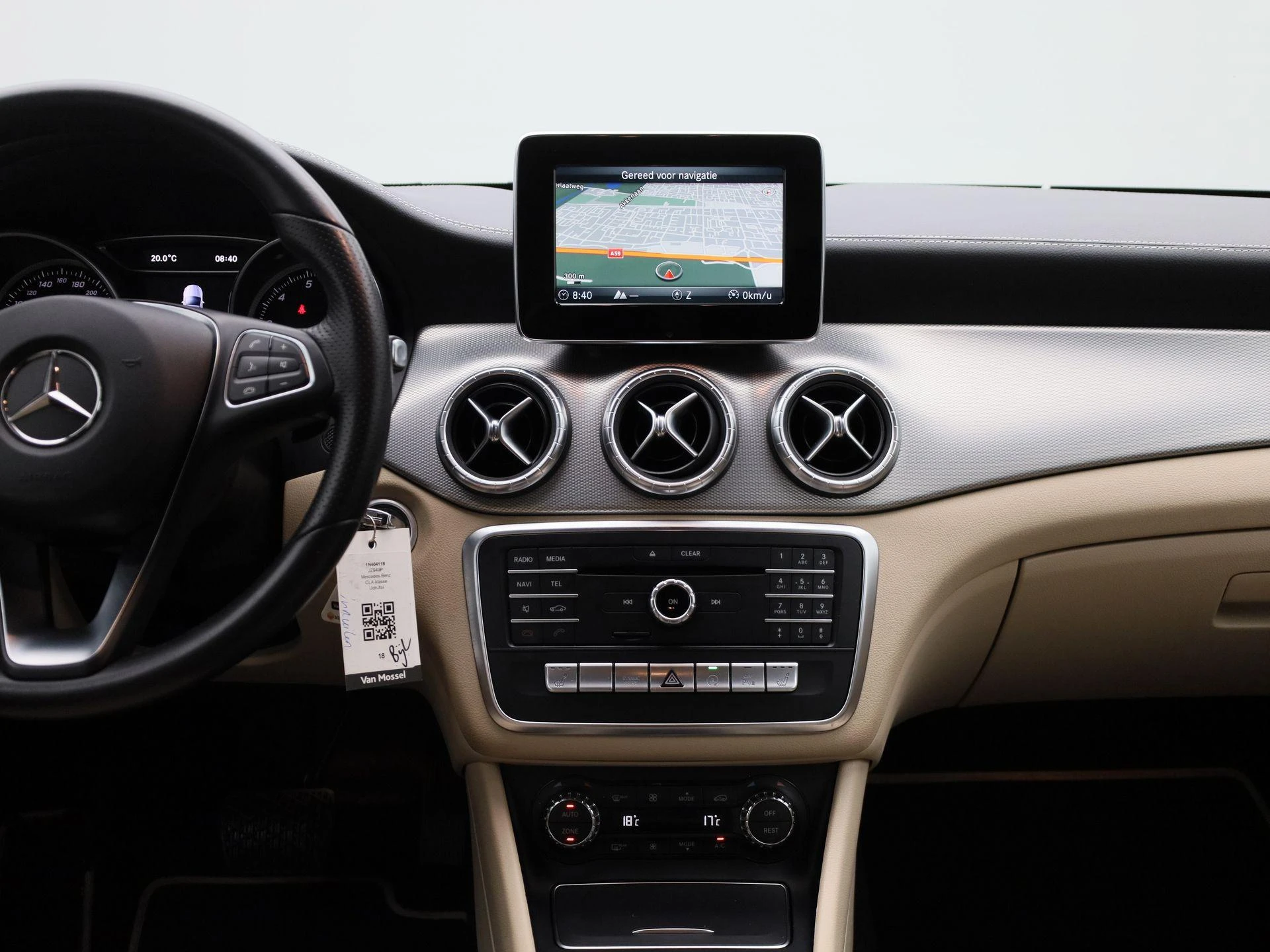 Mercedes-Benz-CLA-image-9