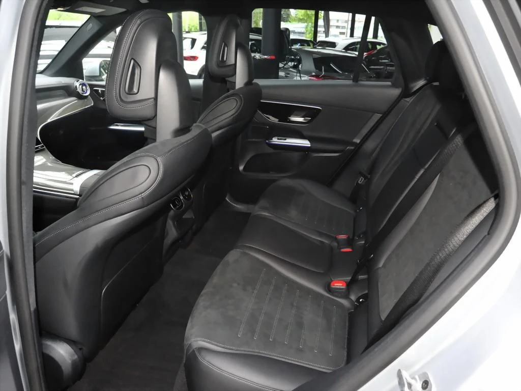 Mercedes-Benz-GLC 300 d-image-12