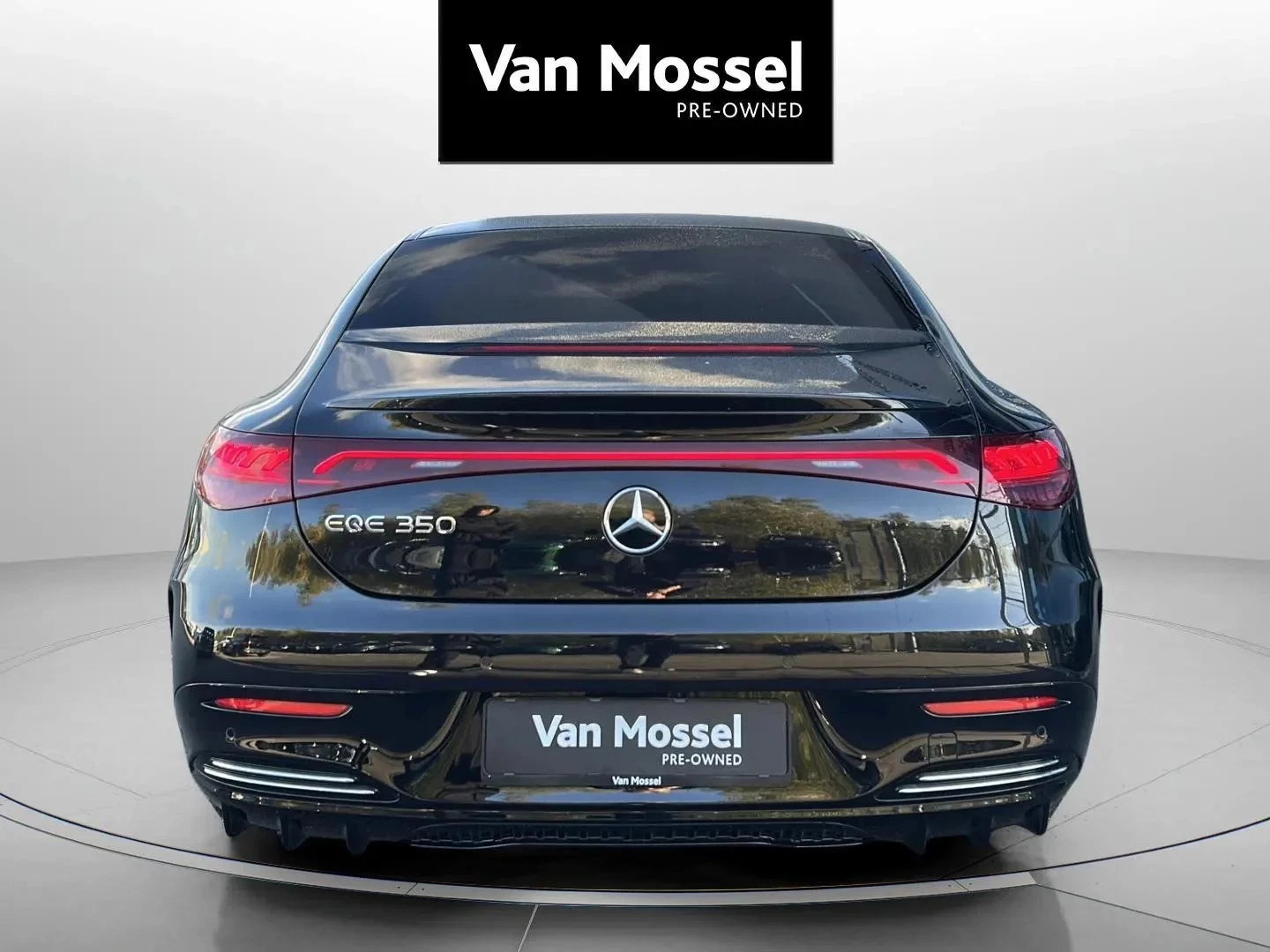 Mercedes-Benz-EQE-image-5