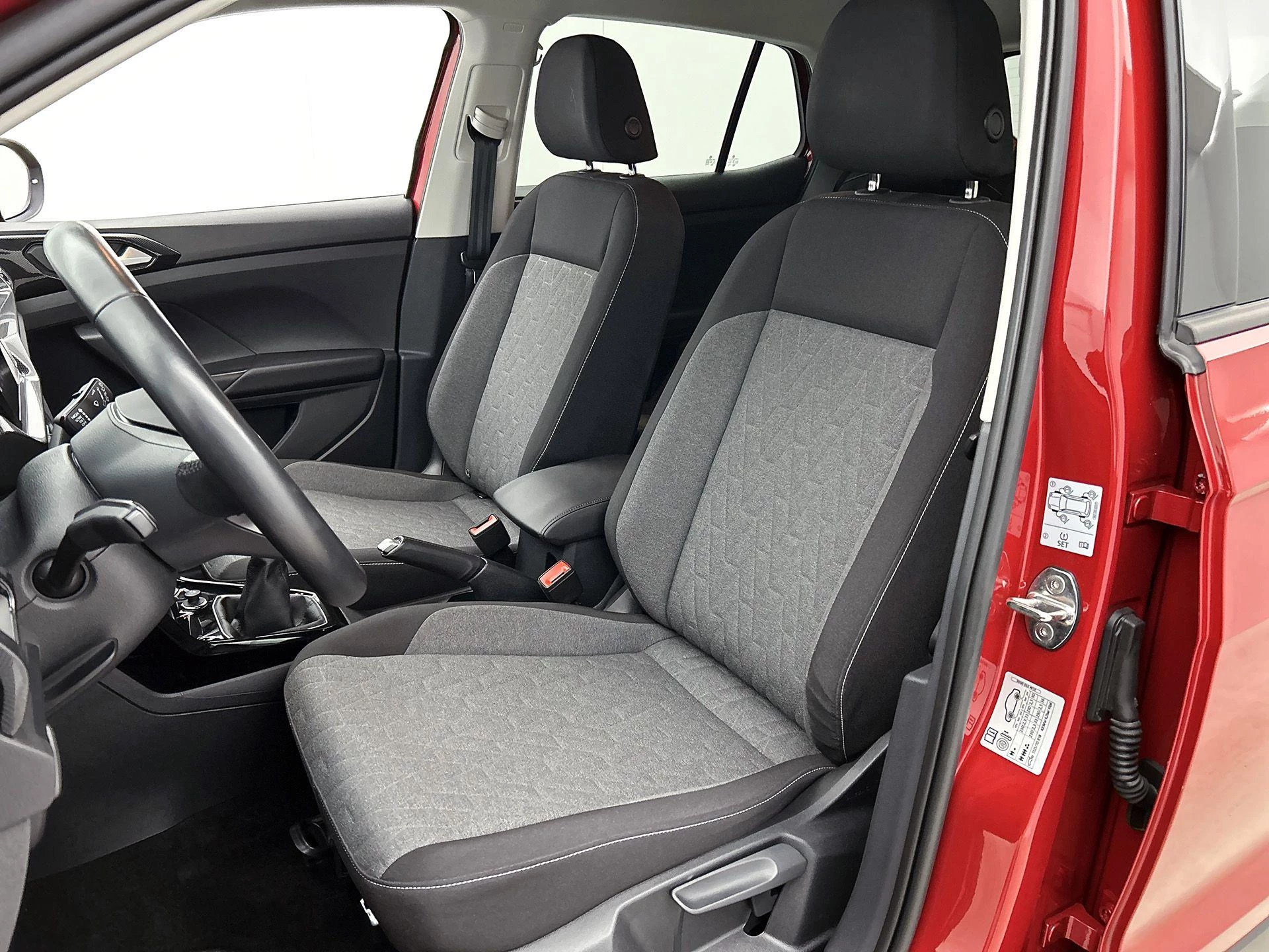 Volkswagen-T-Cross-image-35