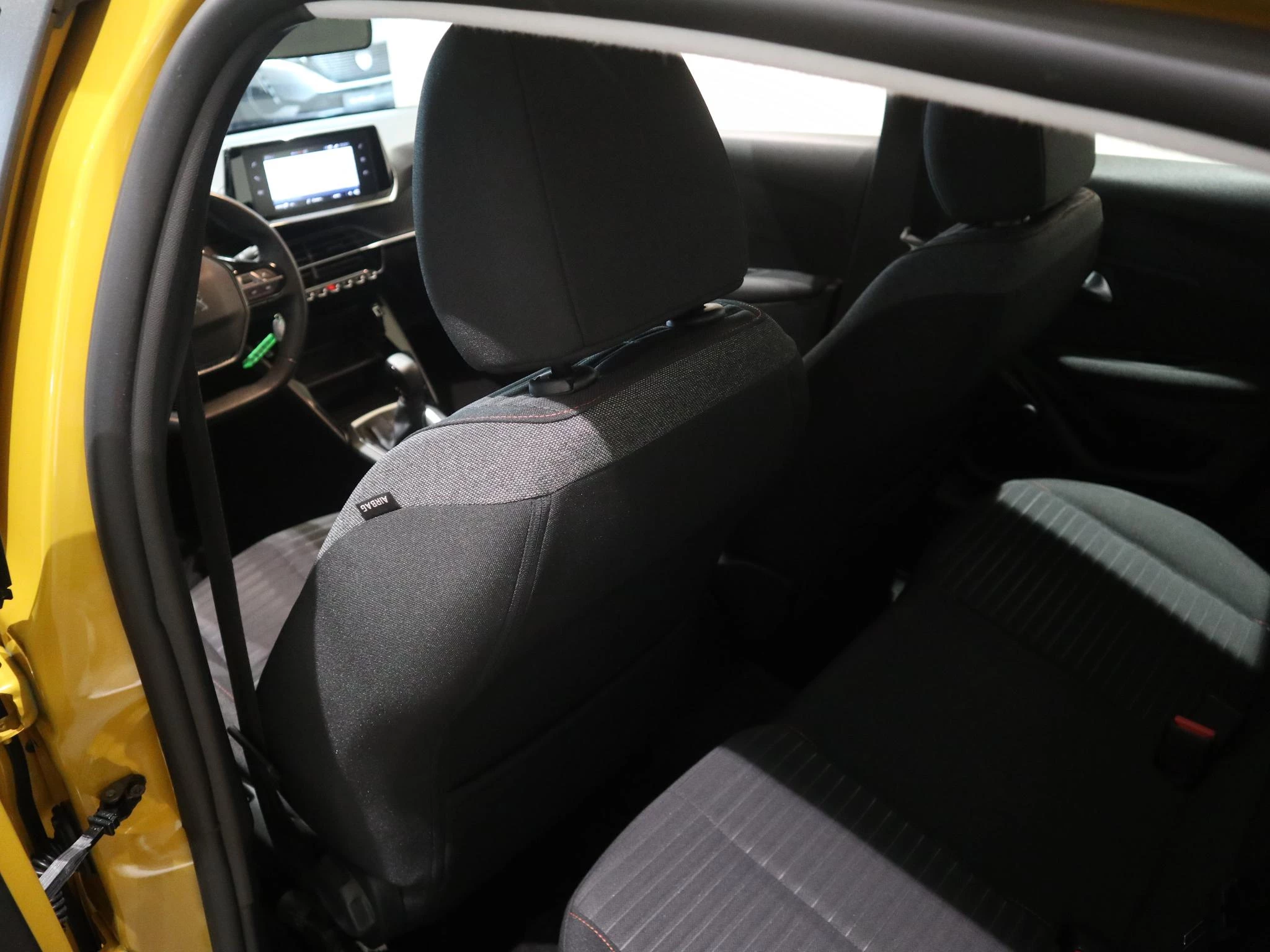 Peugeot-208-image-10