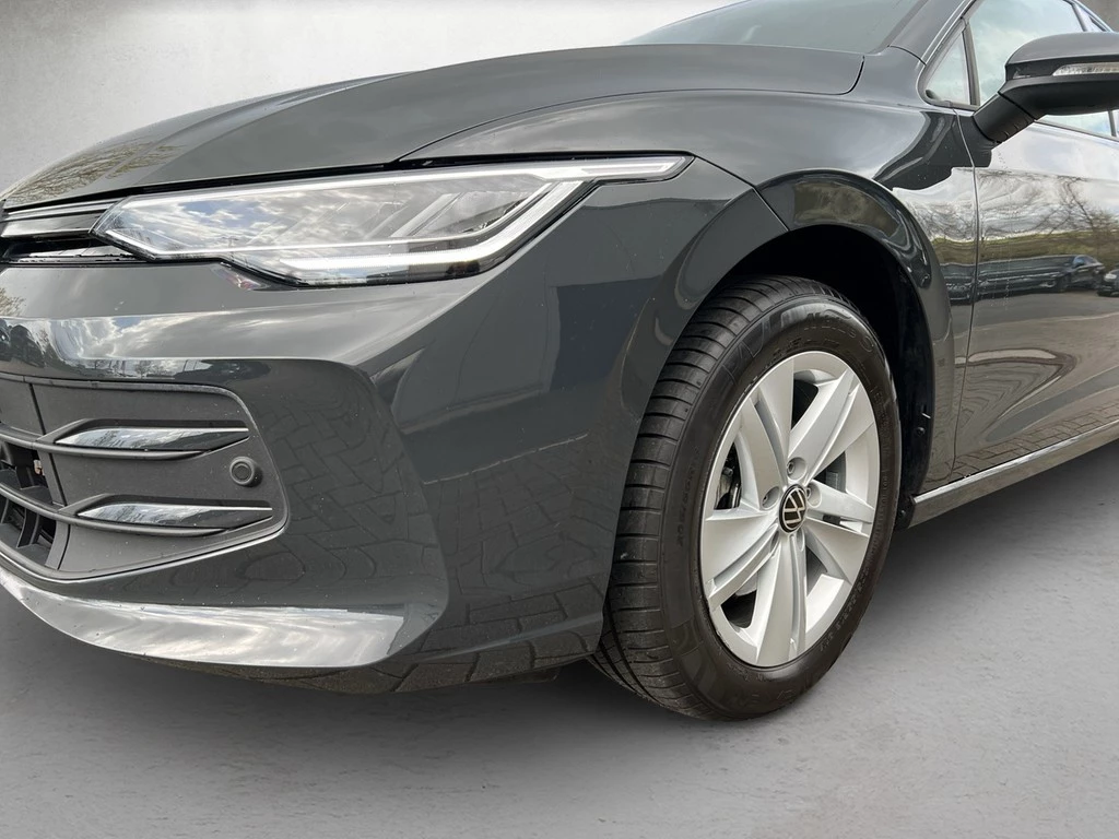 Volkswagen Golf VIII Lim. 1.5 eTSI DSG Life *Kamera*Navi*