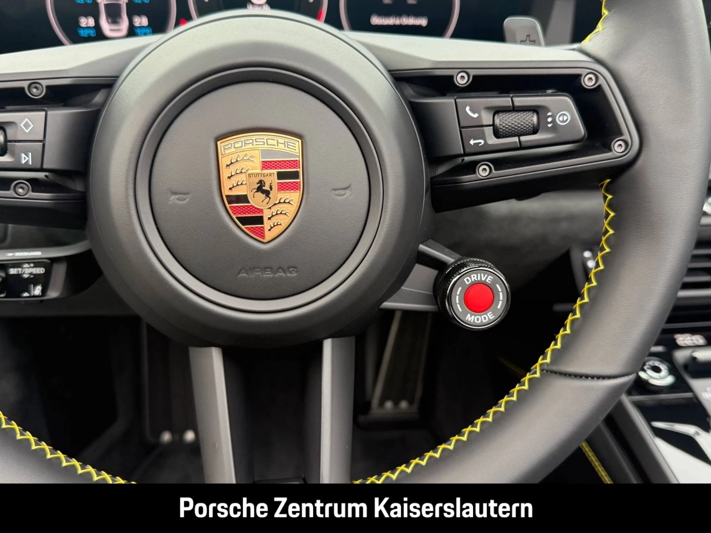Porsche 911 992 Carrera 4 GTS Cabriolet Liftsystem-VA carrera