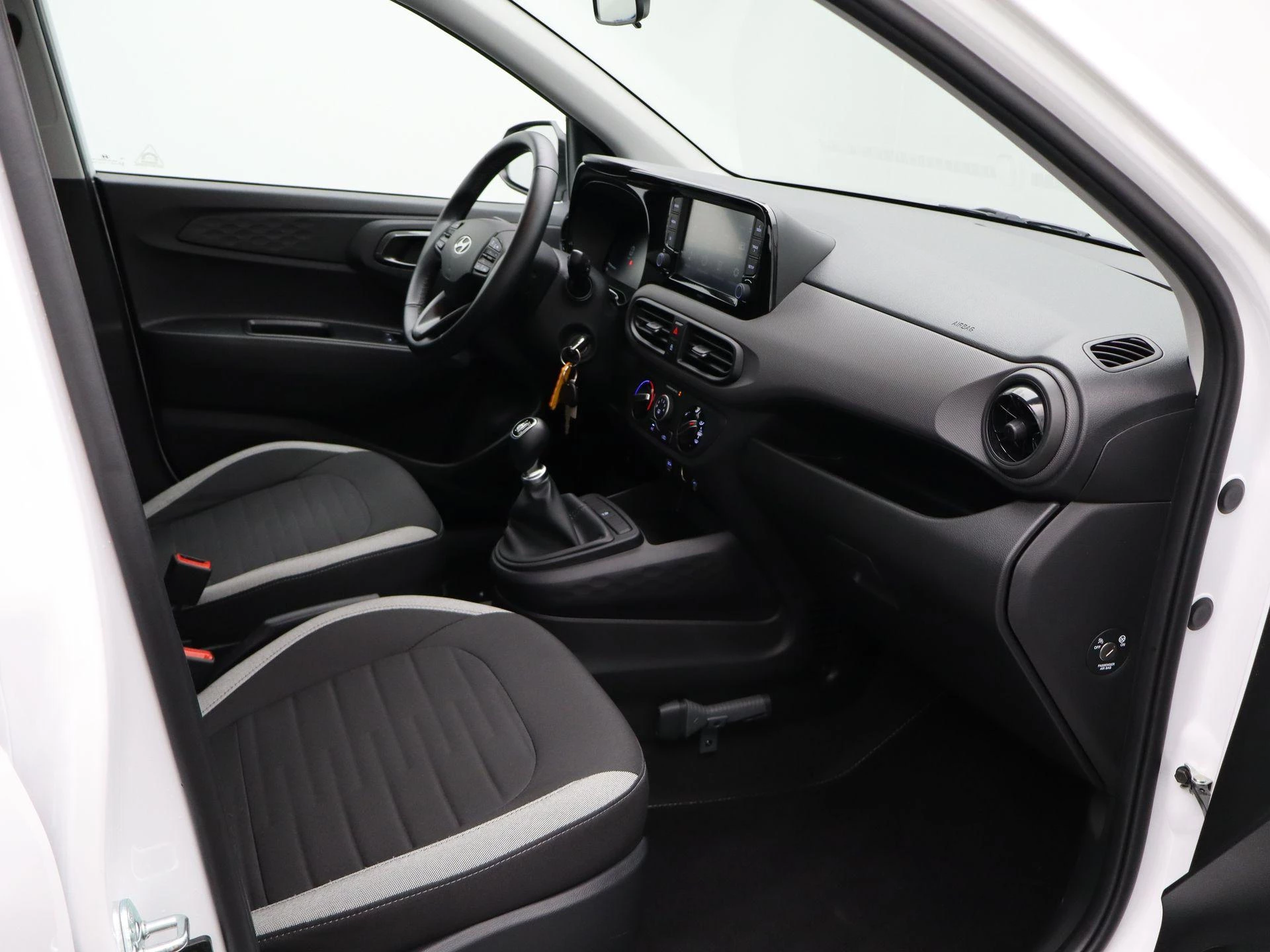 Hyundai-i10-image-24