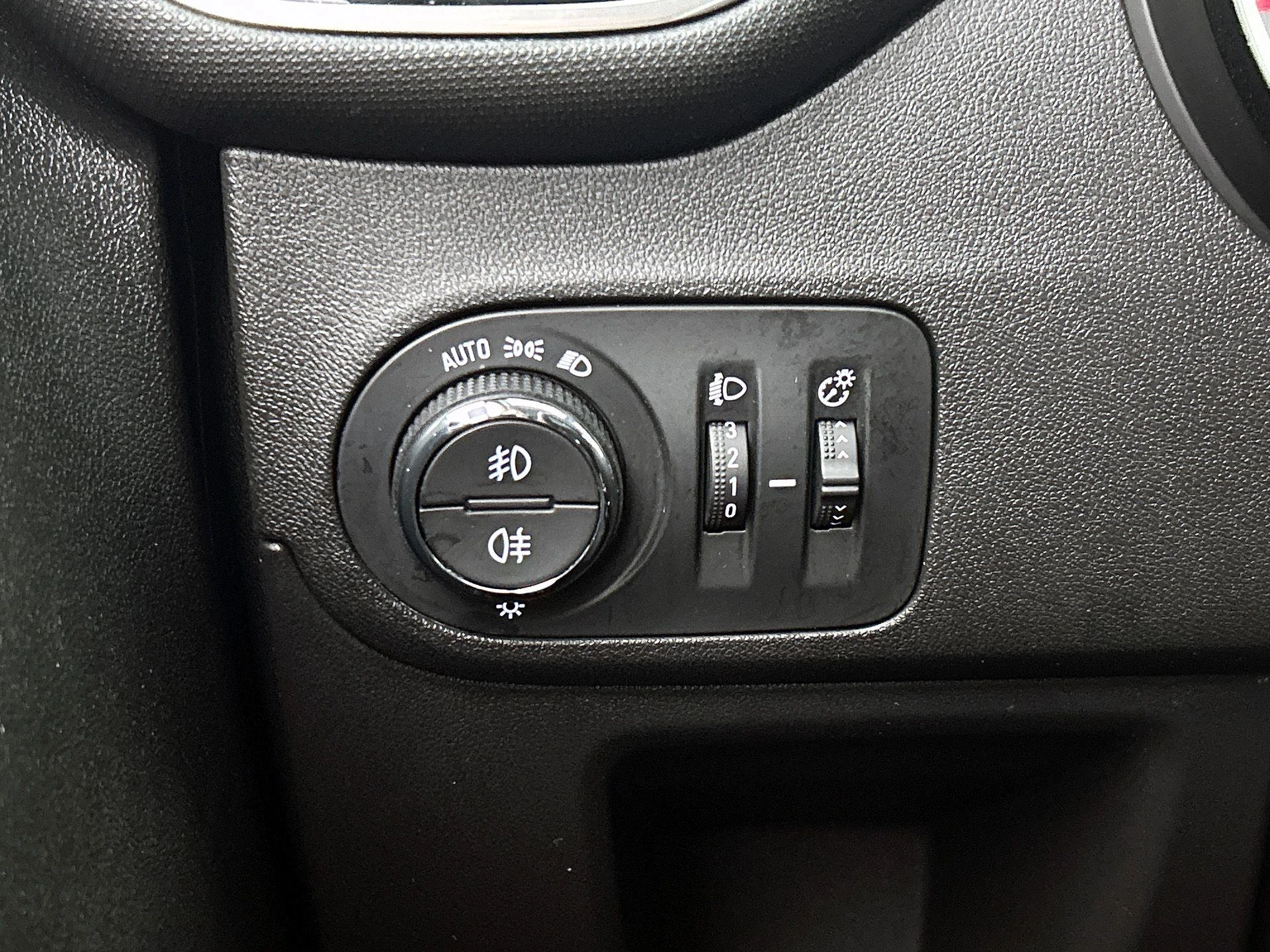 Opel-Crossland X-image-18