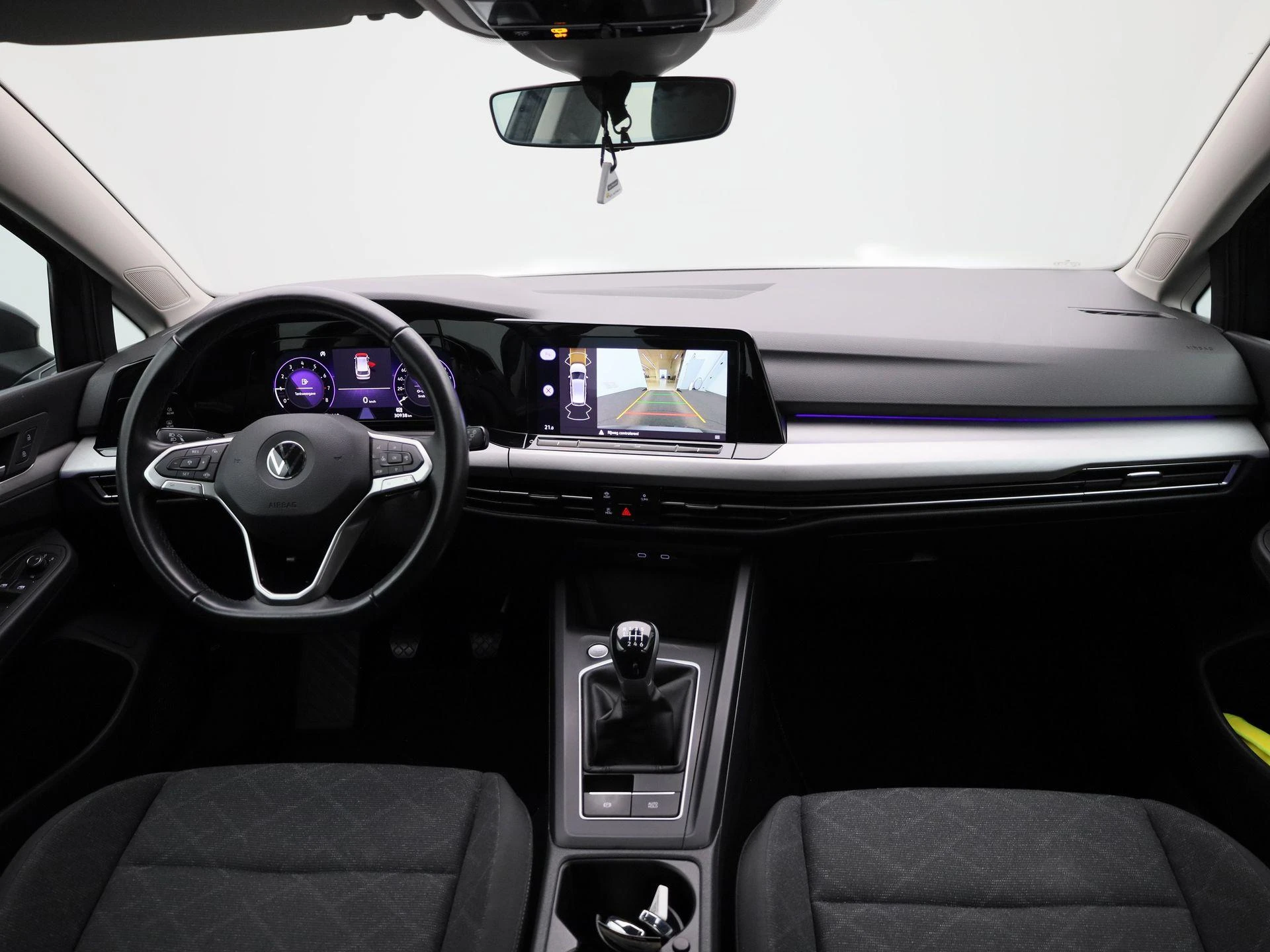 Volkswagen-Golf-image-33