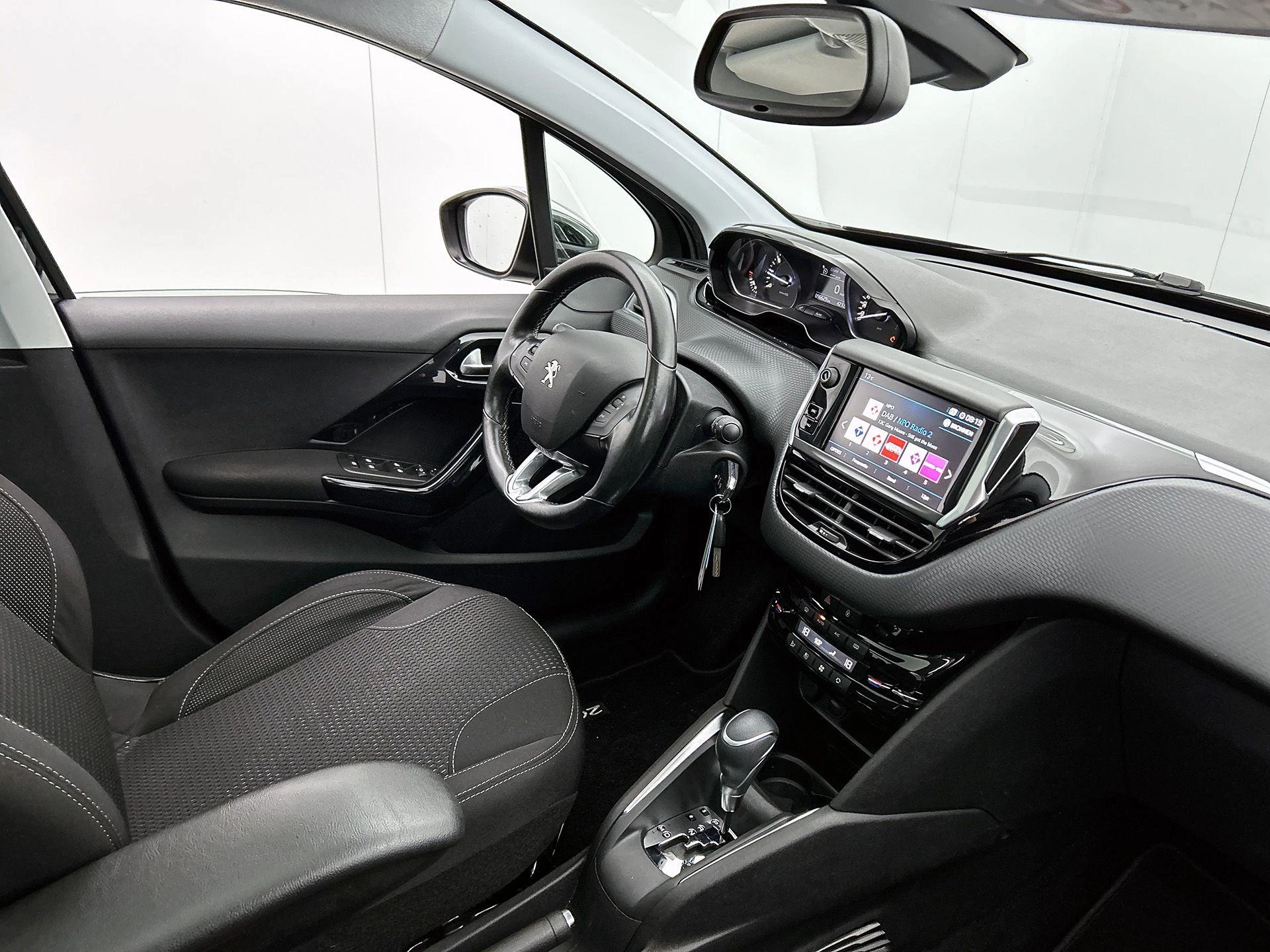 Peugeot-208-image-16