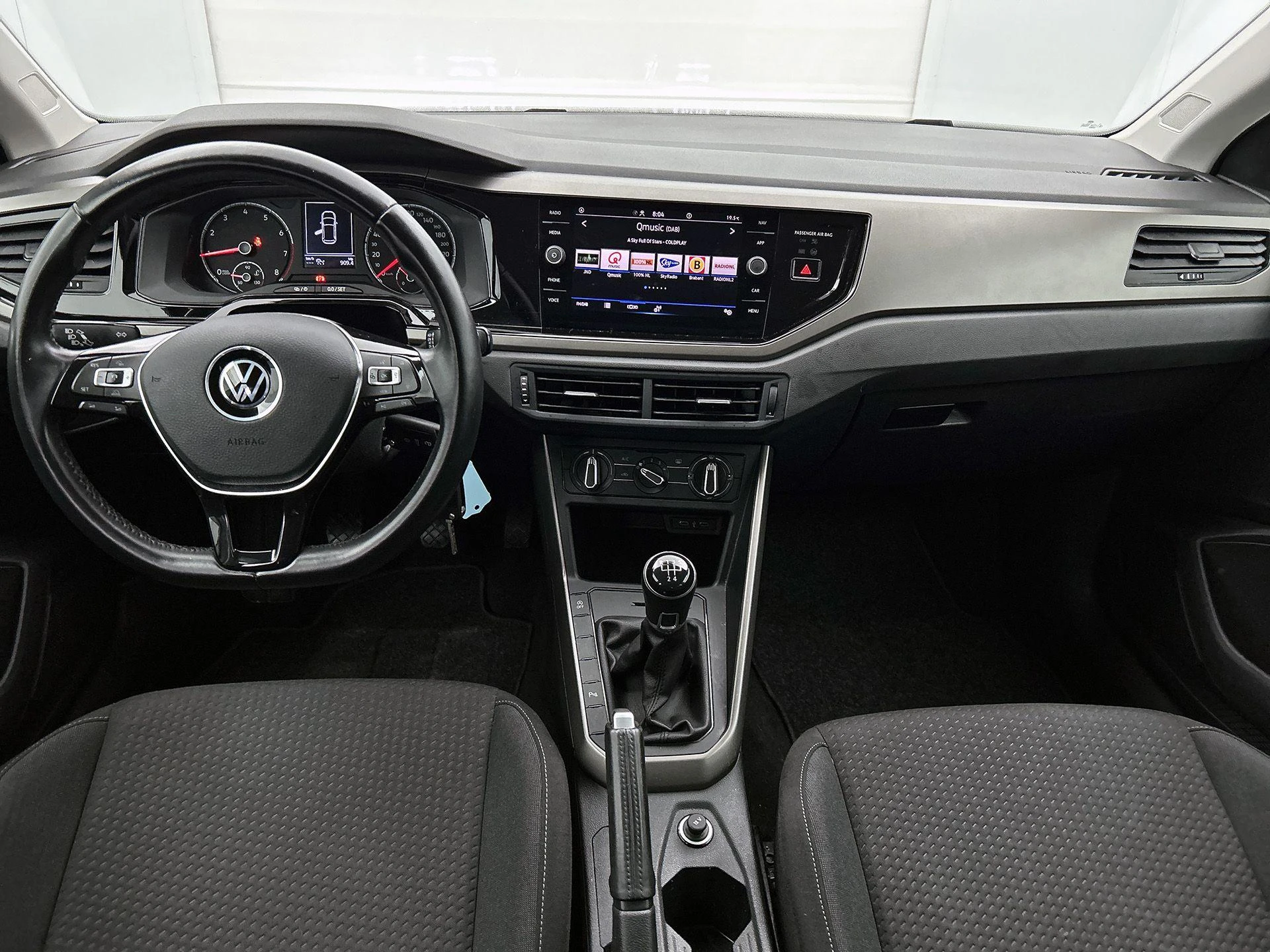 Volkswagen-Polo-image-20