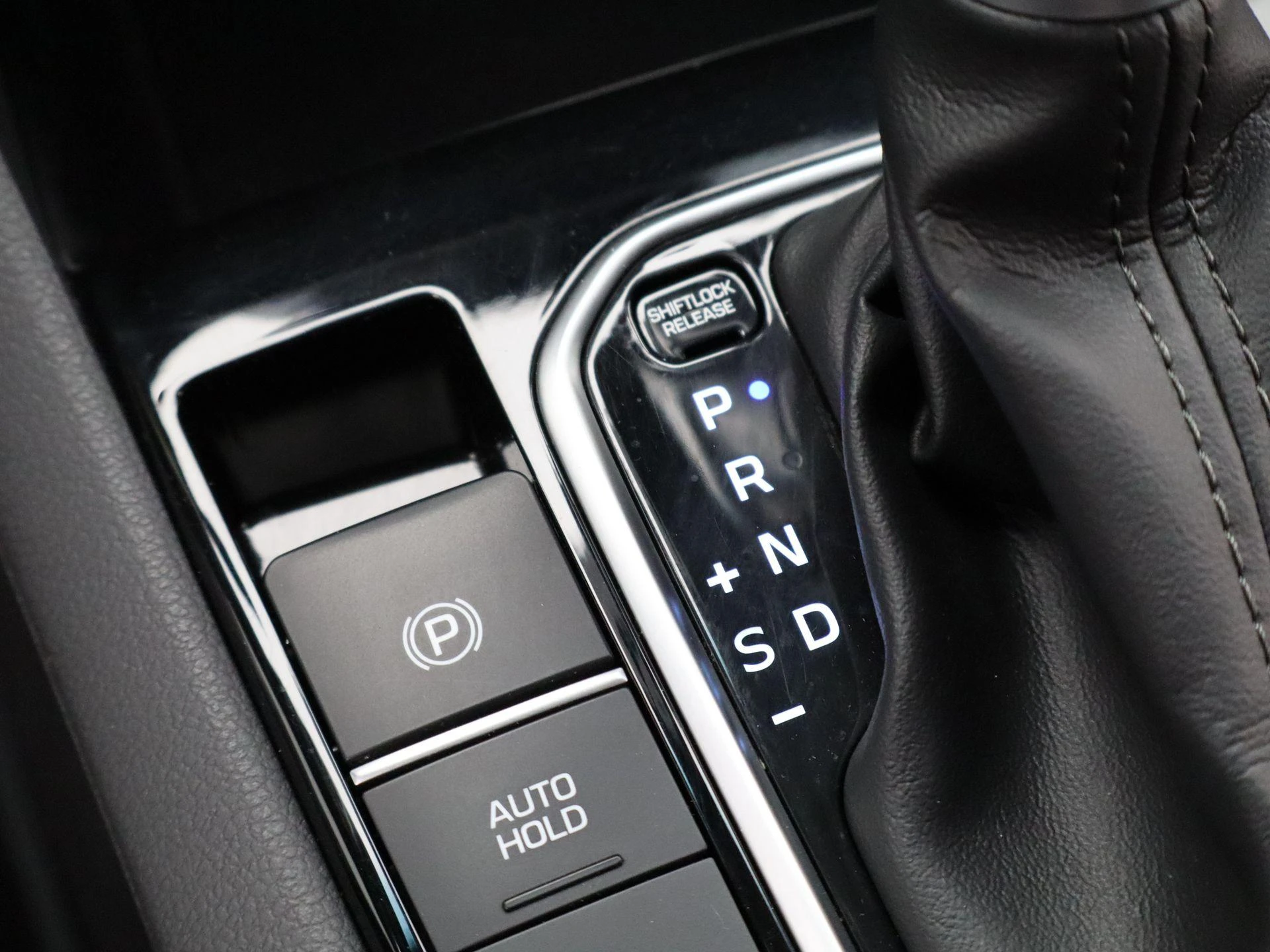 Hyundai-IONIQ-image-21