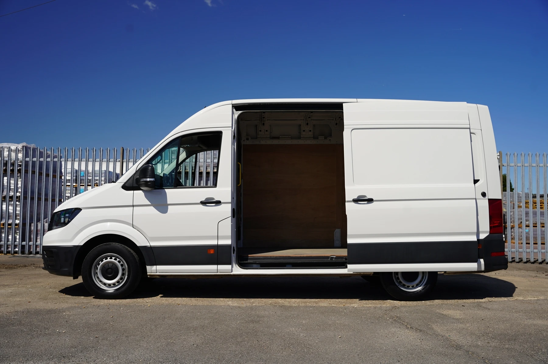 Volkswagen-Crafter-image-32
