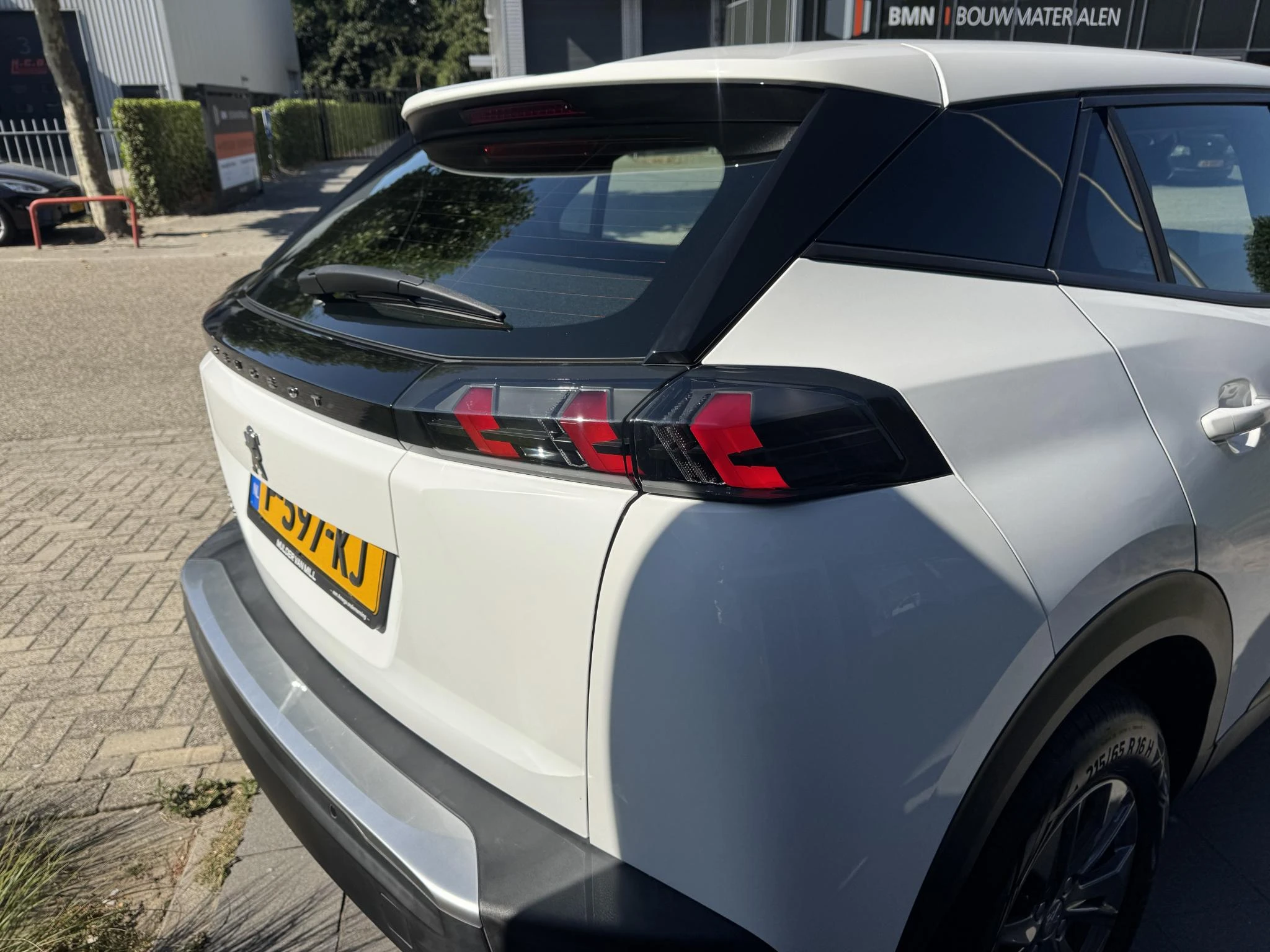Peugeot-2008-image-11