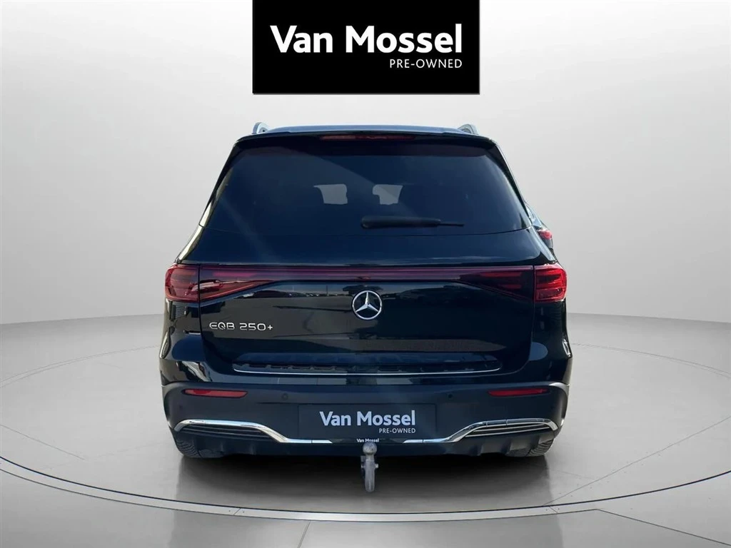 Mercedes-Benz-EQB-image-5